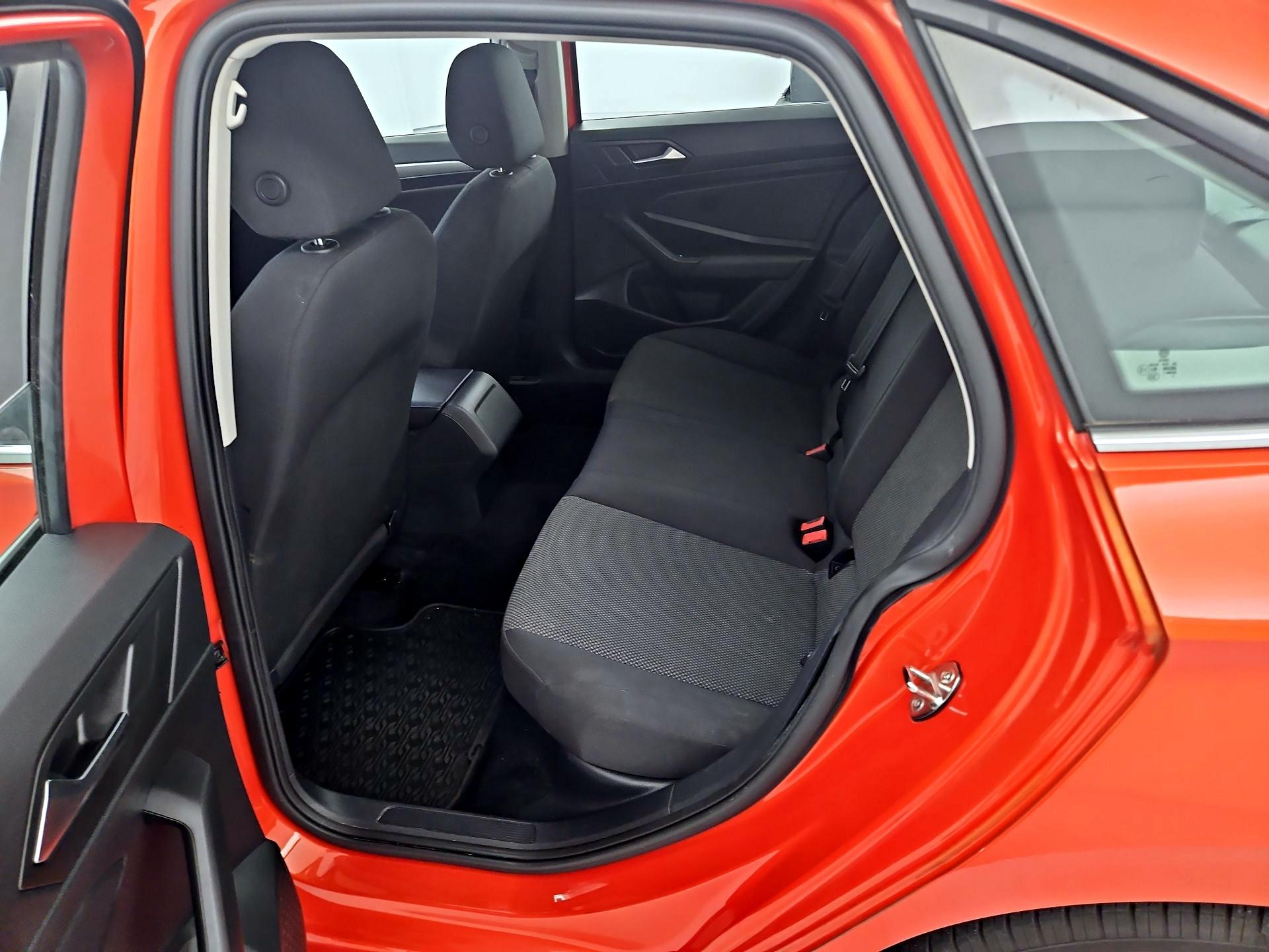 Thumbnail: 2021 Volkswagen Jetta - 18