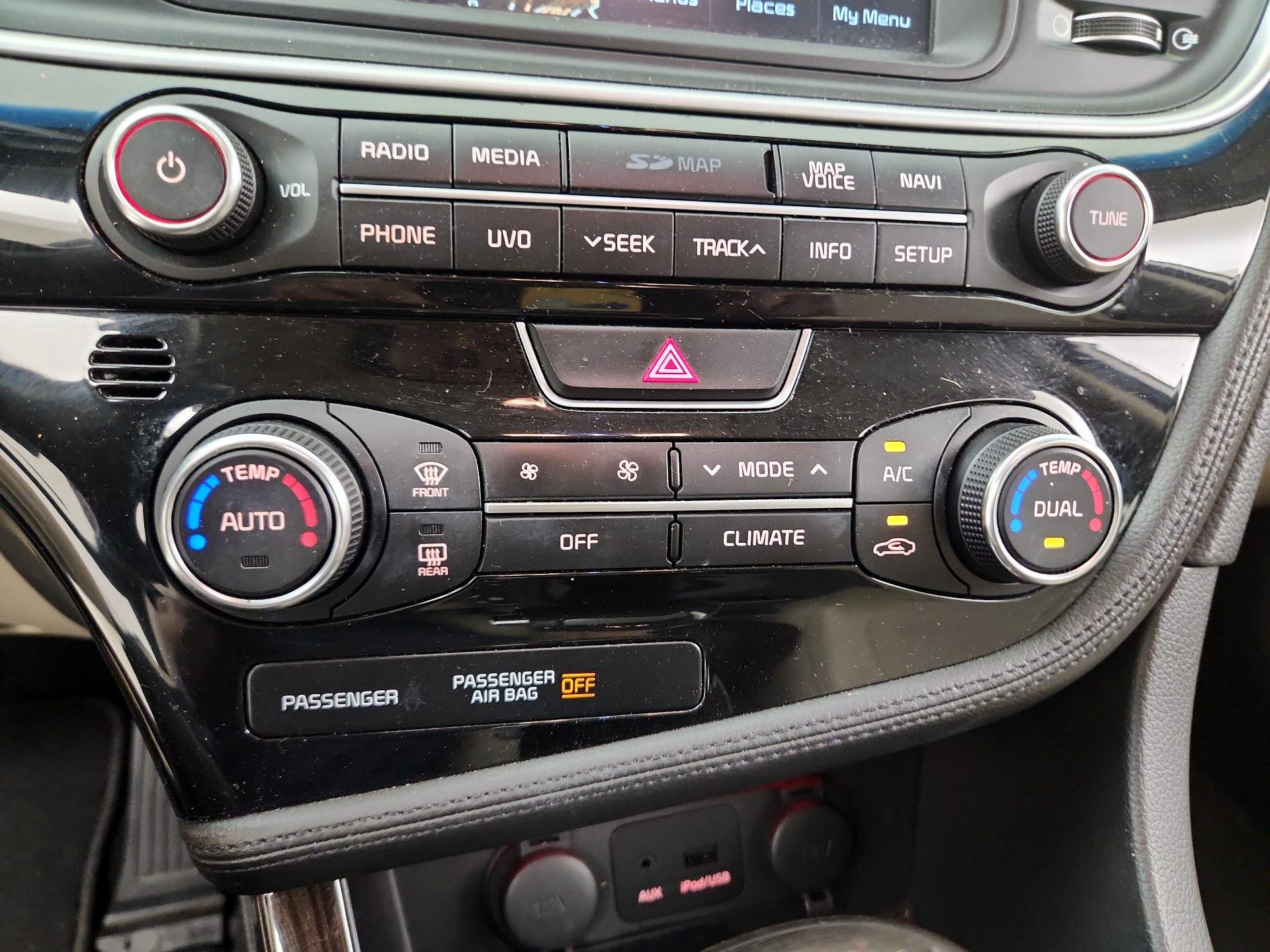 Thumbnail: 2015 Kia Optima - 16