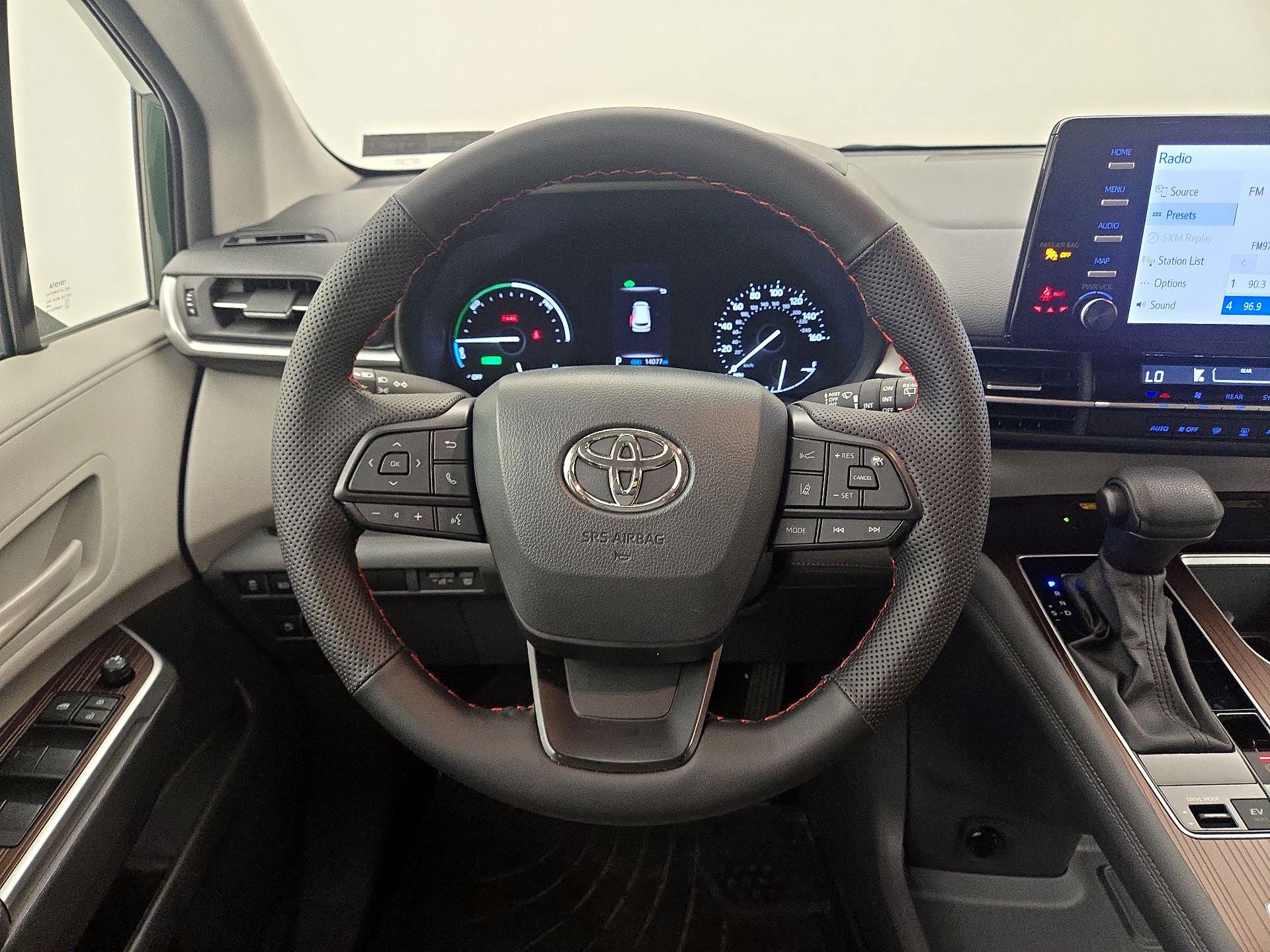 Thumbnail: 2024 Toyota Sienna - 10