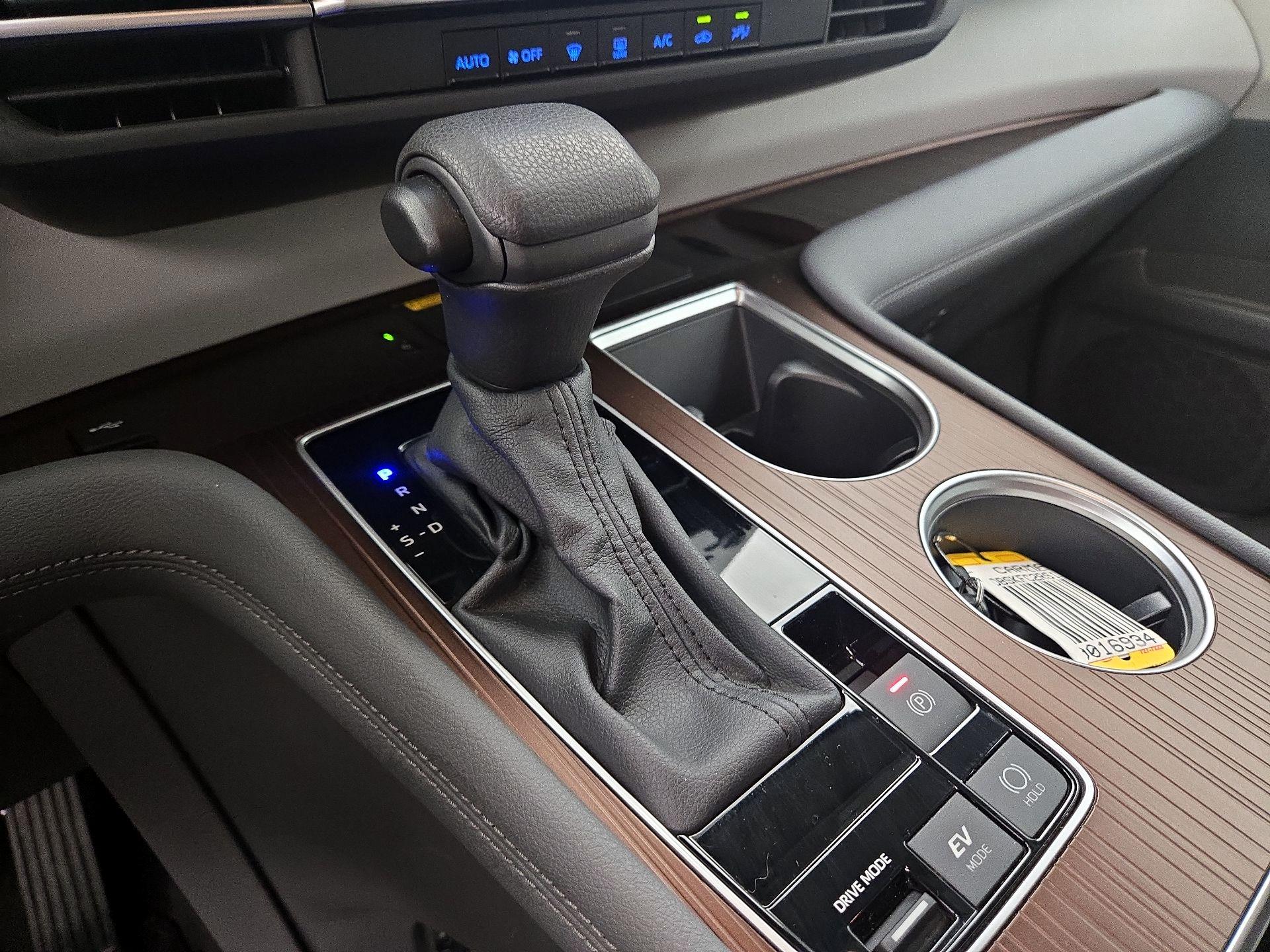 Thumbnail: 2024 Toyota Sienna - 17