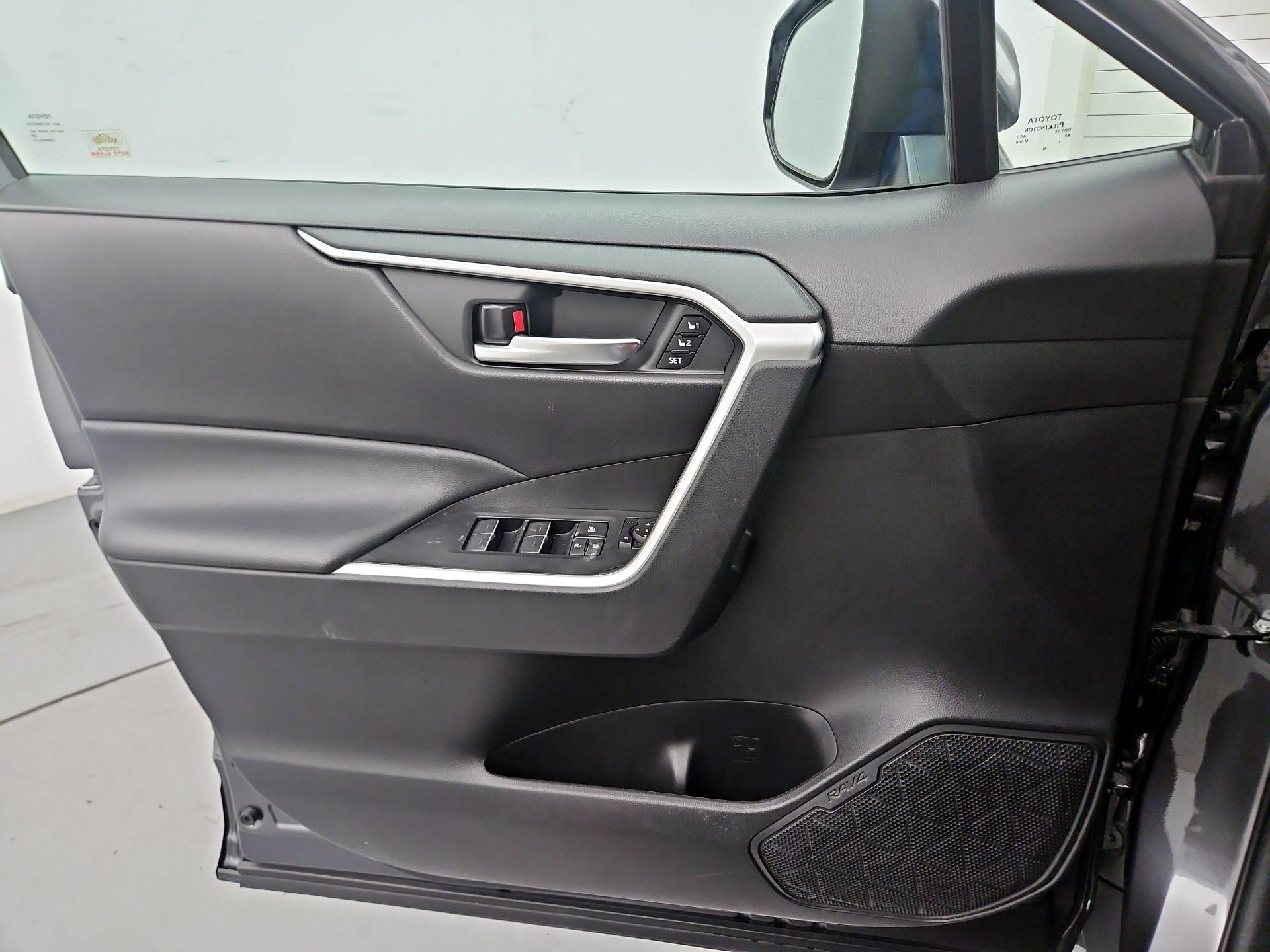 Thumbnail: 2024 Toyota RAV4 - 10