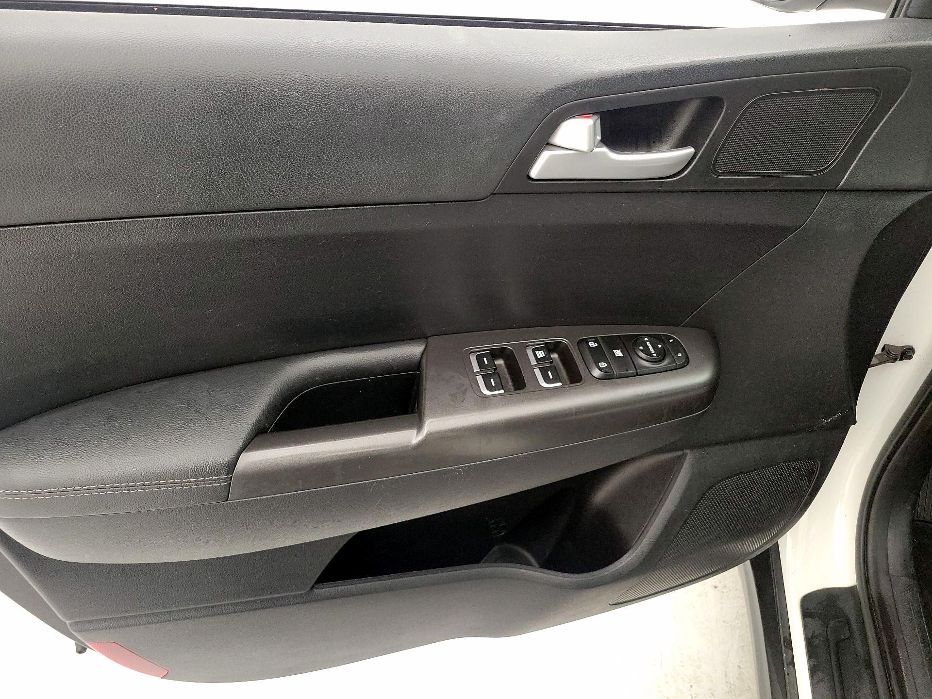 Thumbnail: 2021 Kia Sportage - 12
