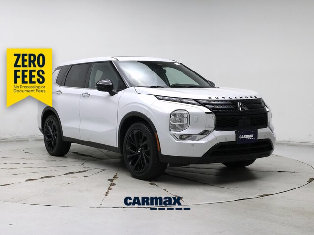 White 2022 Mitsubishi Outlander SUV / Crossover All-Wheel Drive Automatic