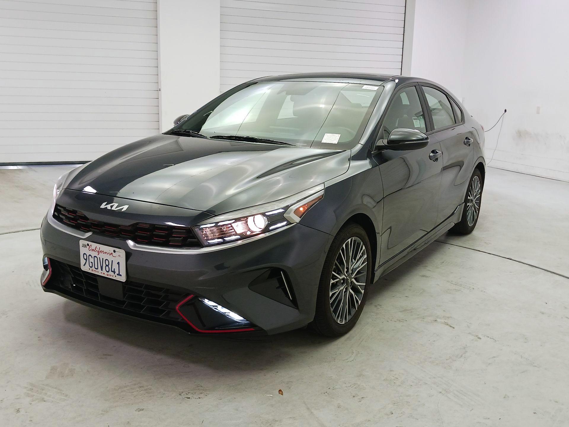 Thumbnail: 2023 Kia Forte - 3