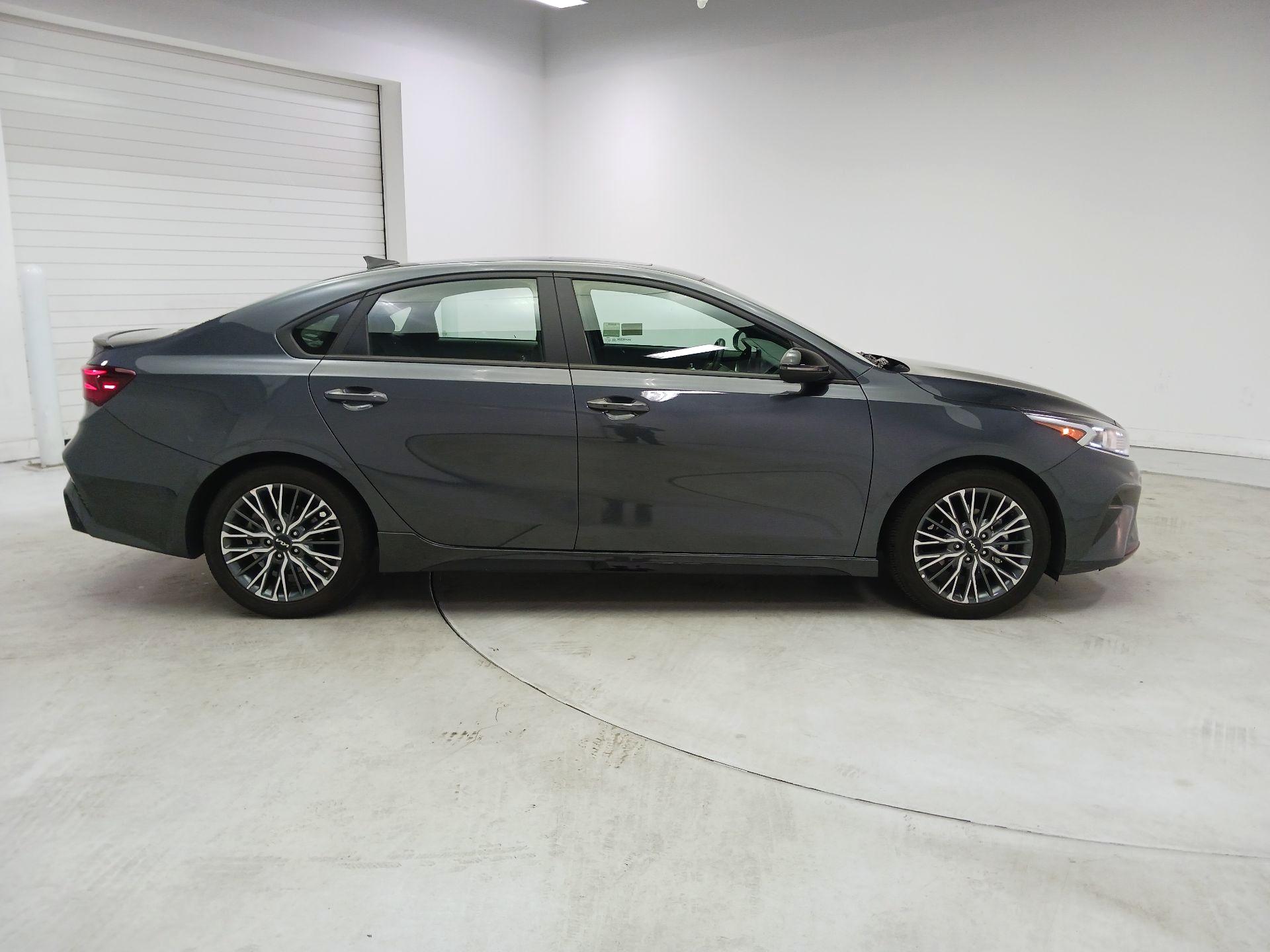 Thumbnail: 2023 Kia Forte - 4