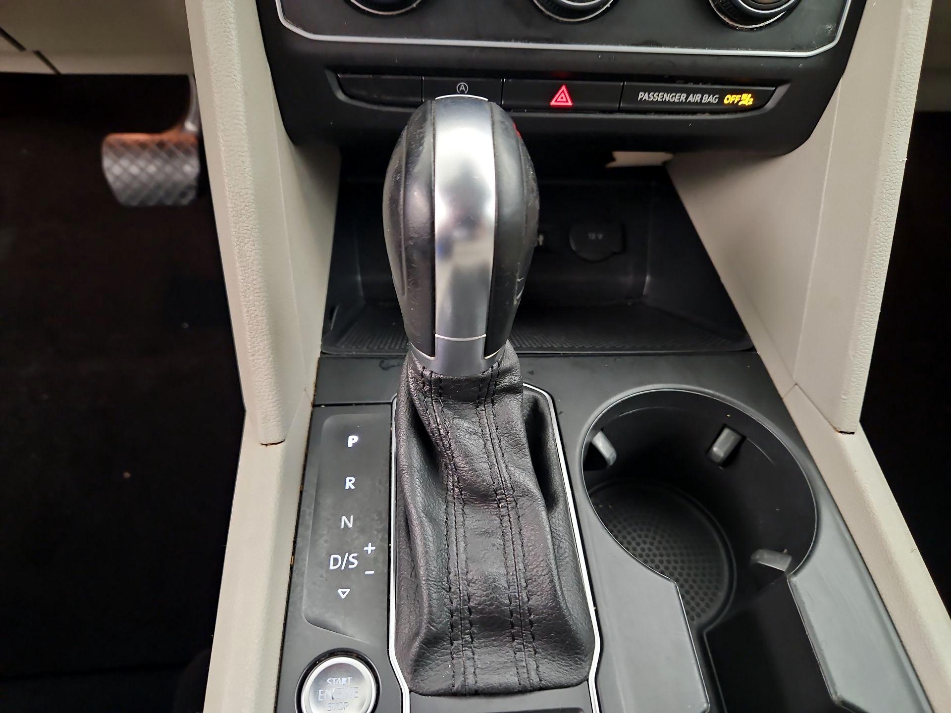 Thumbnail: 2019 Volkswagen Atlas - 17