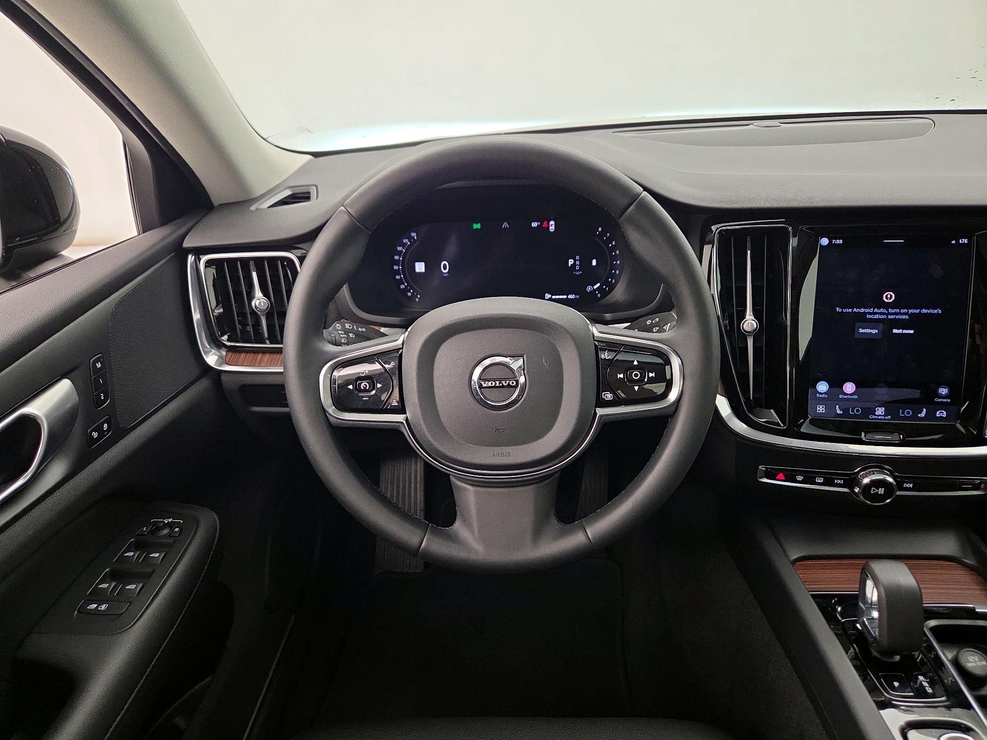 Thumbnail: 2024 Volvo S60 - 10