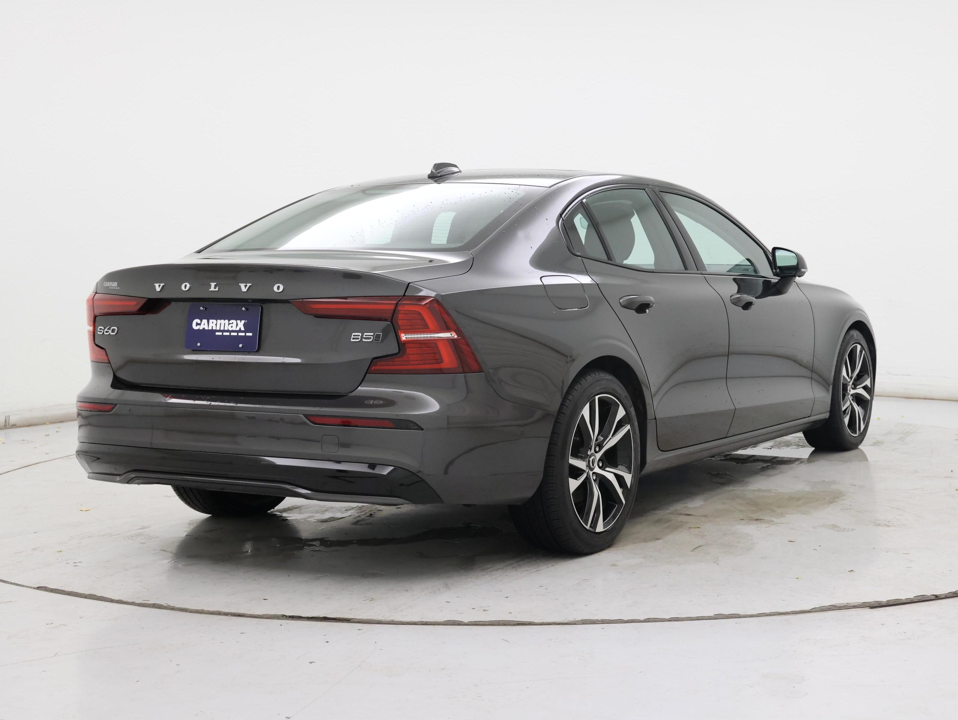 Thumbnail: 2024 Volvo S60 - 8