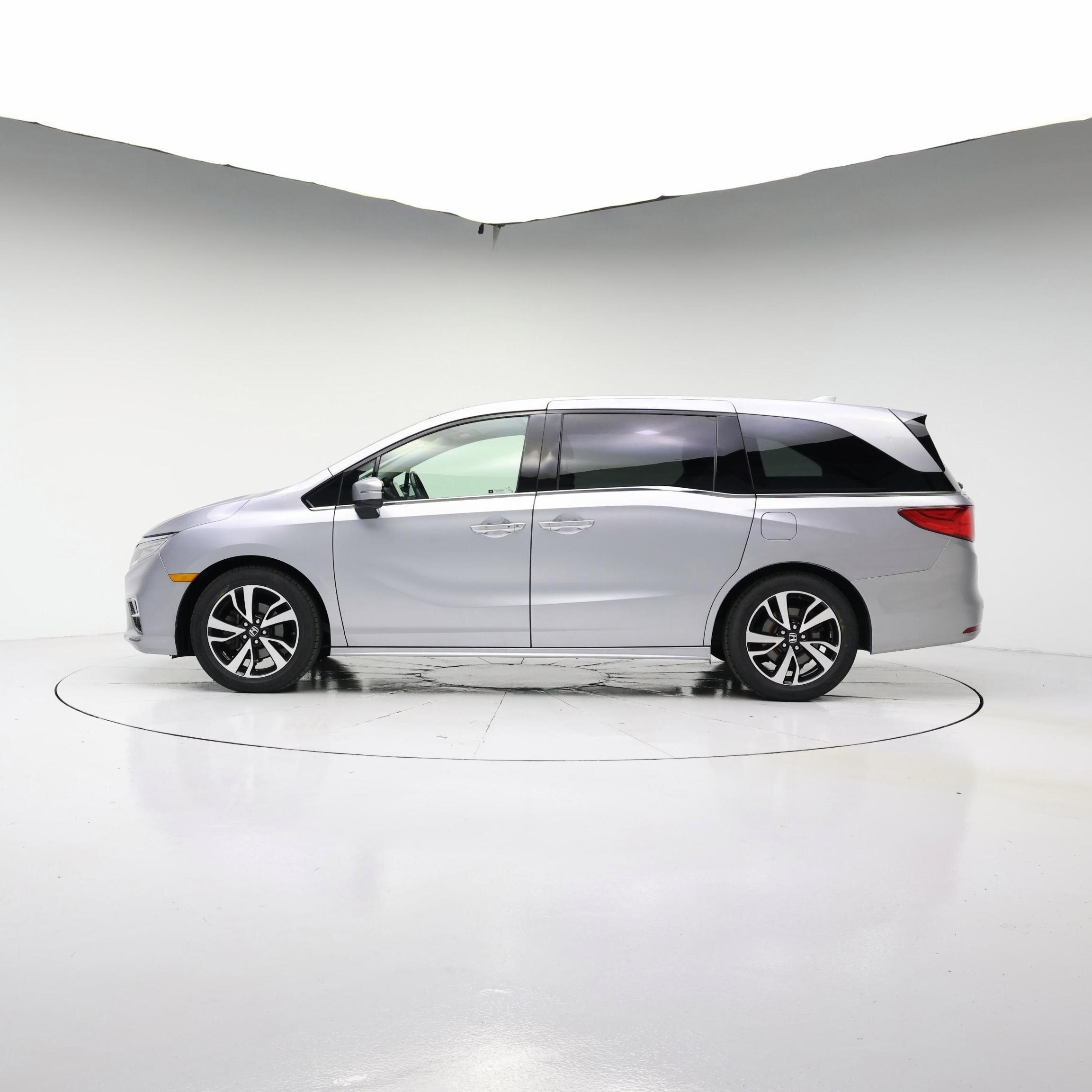Thumbnail: 2018 Honda Odyssey - 3