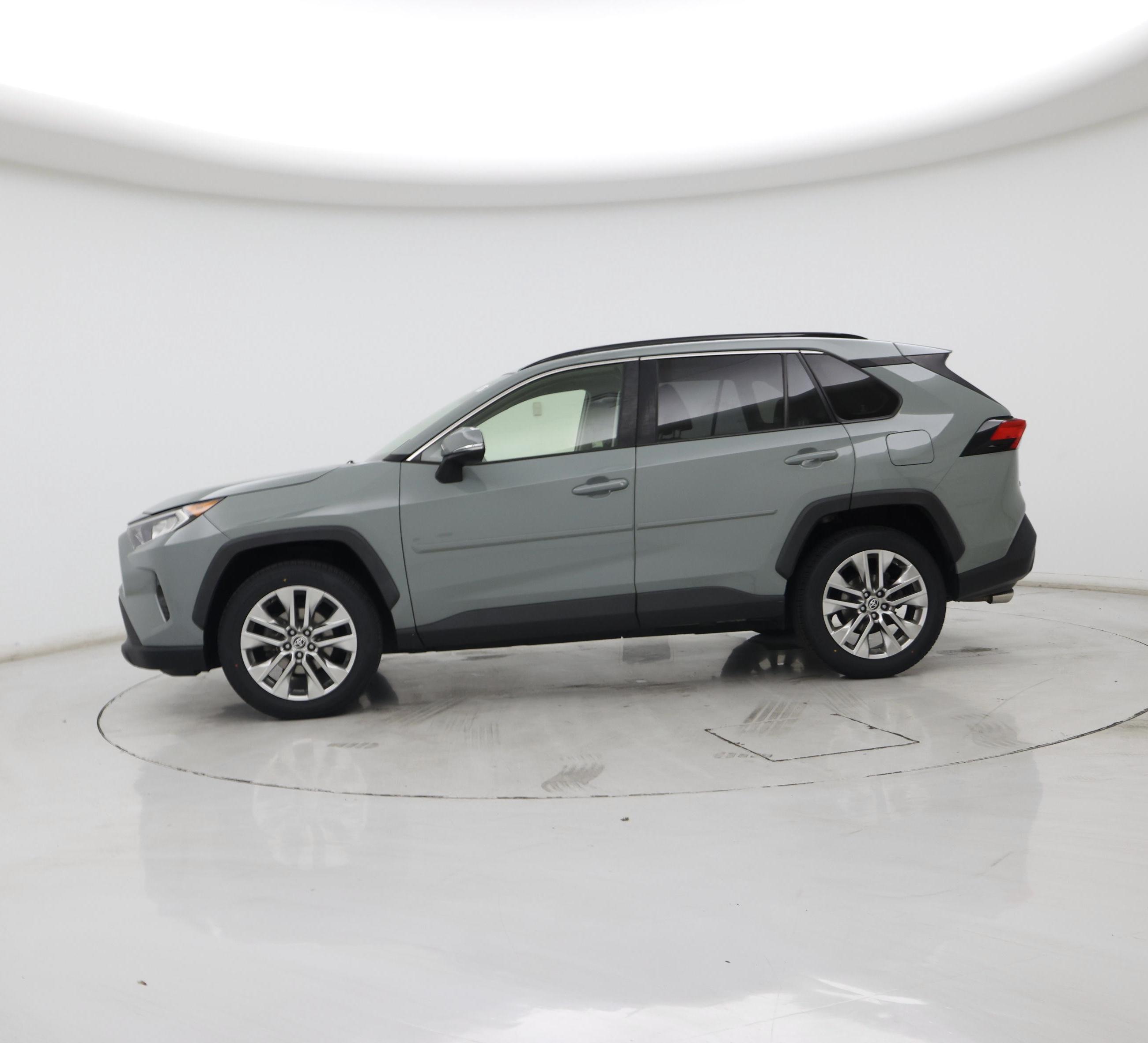 Thumbnail: 2021 Toyota RAV4 - 3
