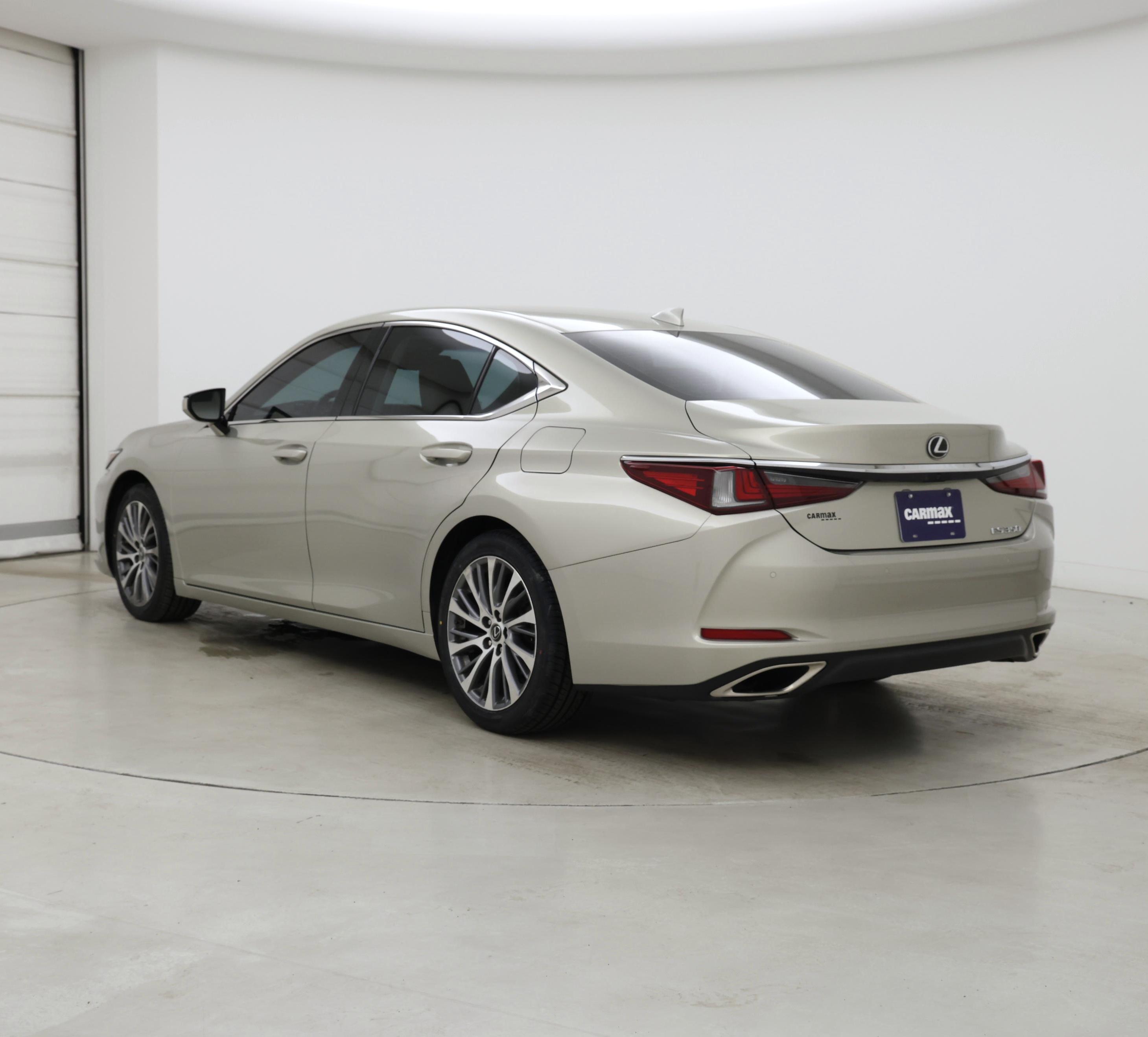 Thumbnail: 2021 Lexus ES - 2