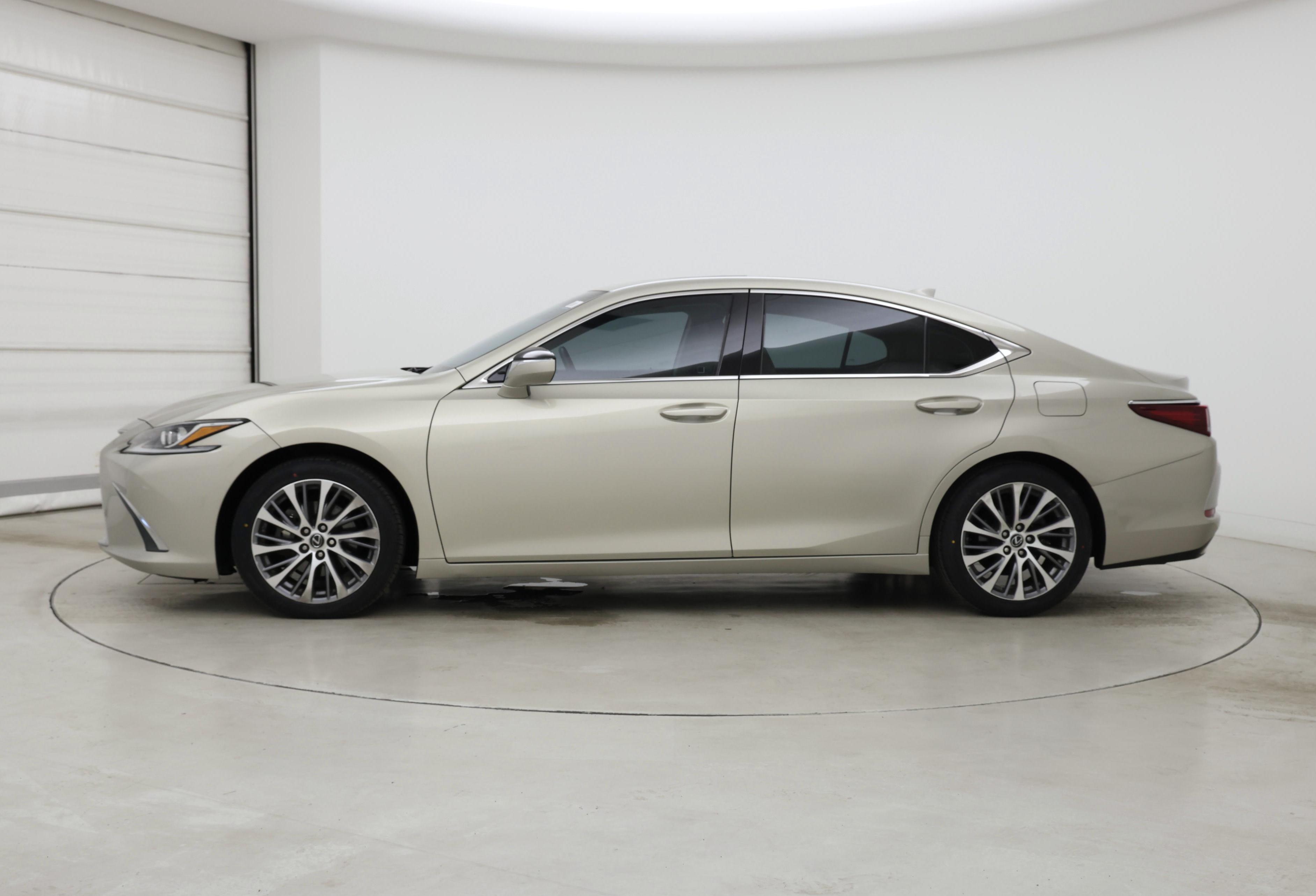 Thumbnail: 2021 Lexus ES - 3