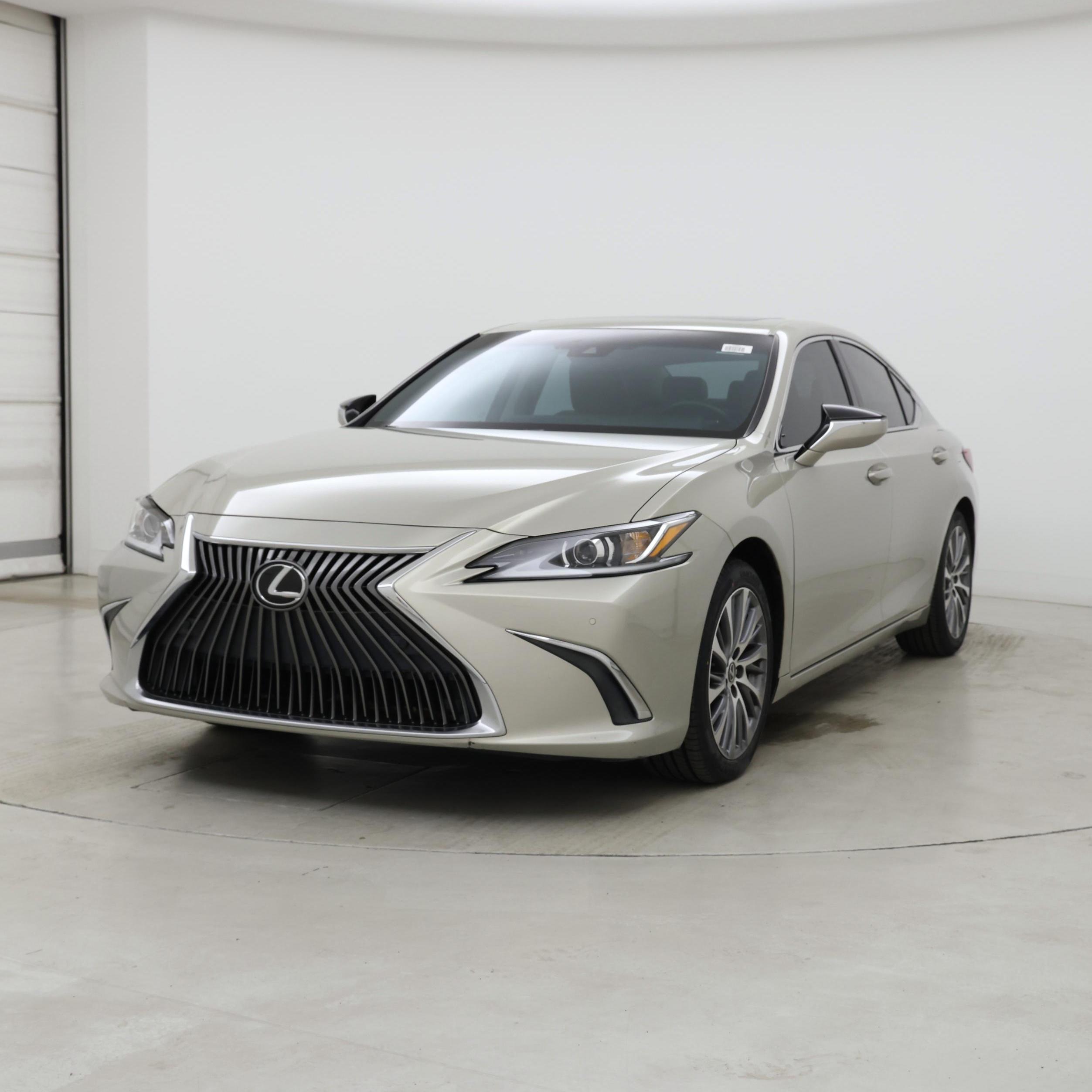 Thumbnail: 2021 Lexus ES - 4