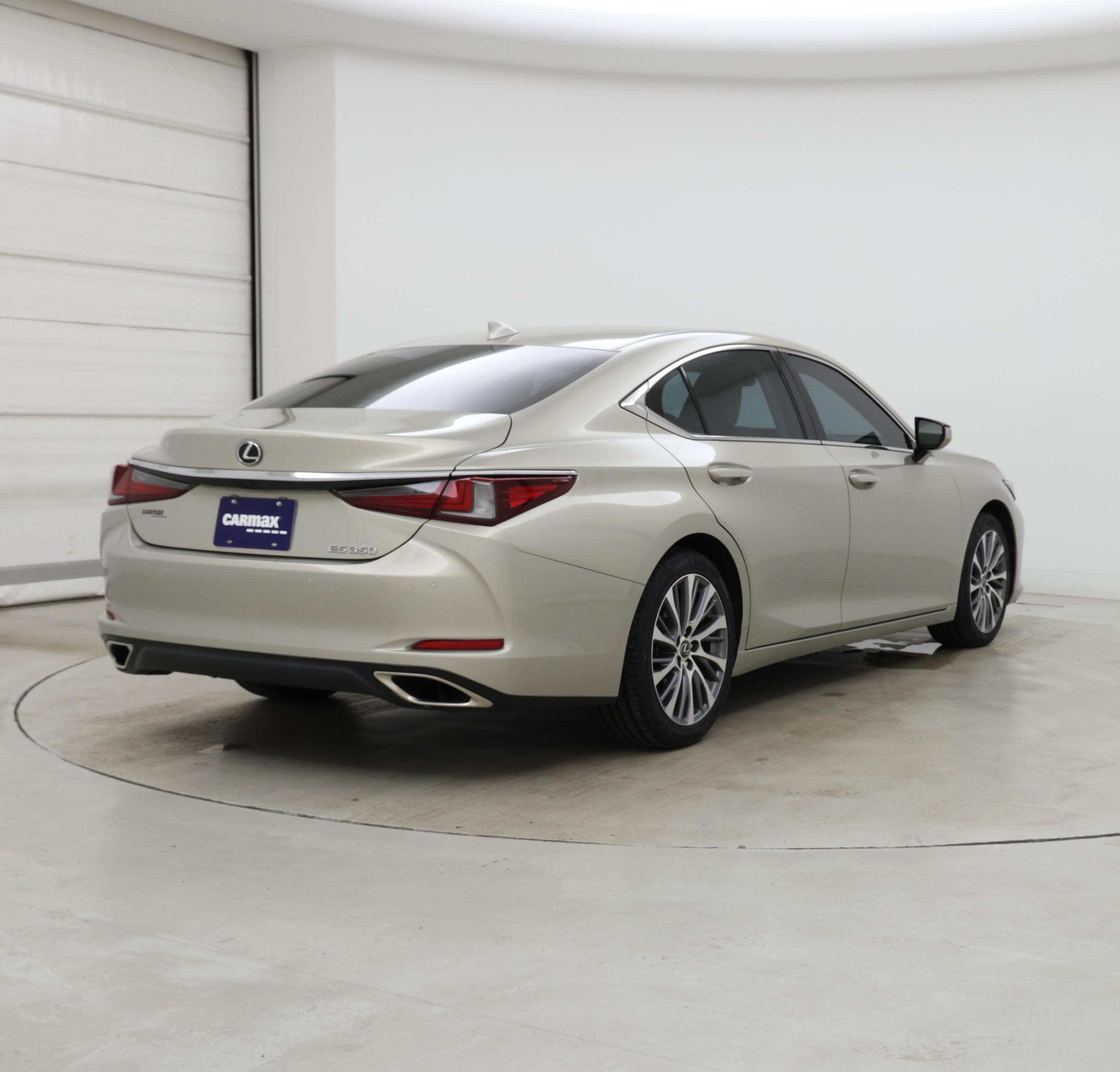 Thumbnail: 2021 Lexus ES - 8