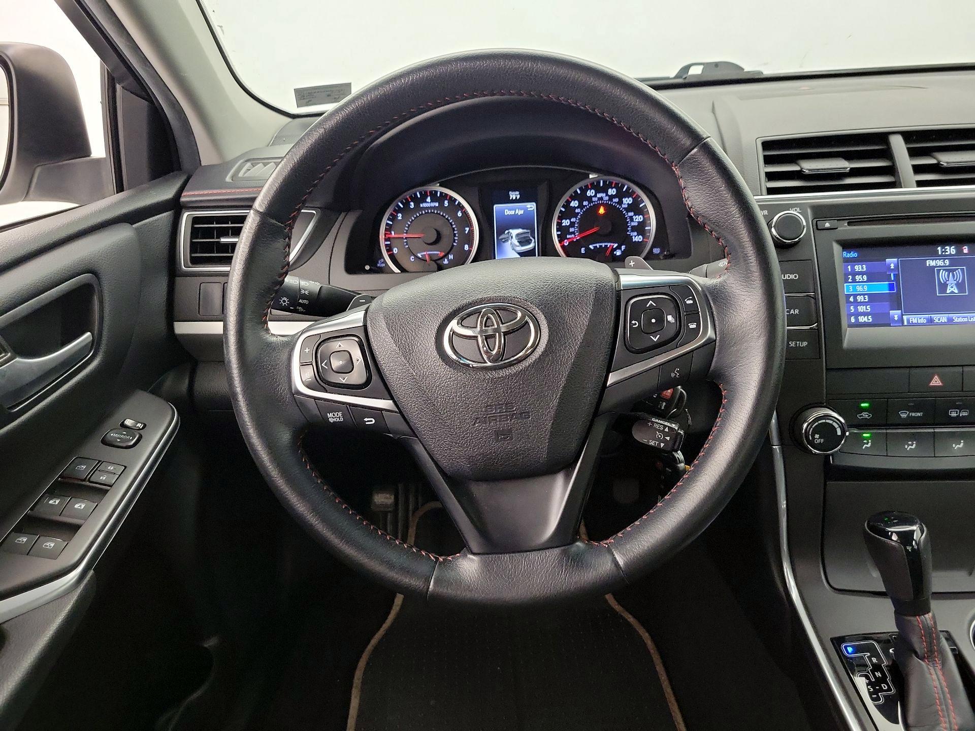 Thumbnail: 2015 Toyota Camry - 10