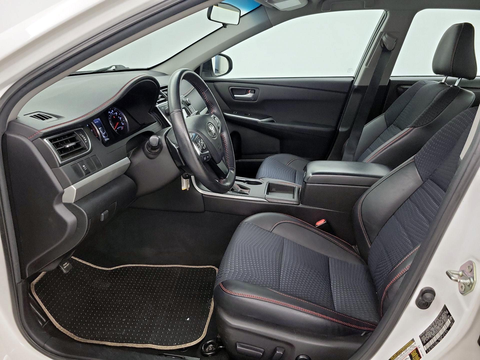 Thumbnail: 2015 Toyota Camry - 11