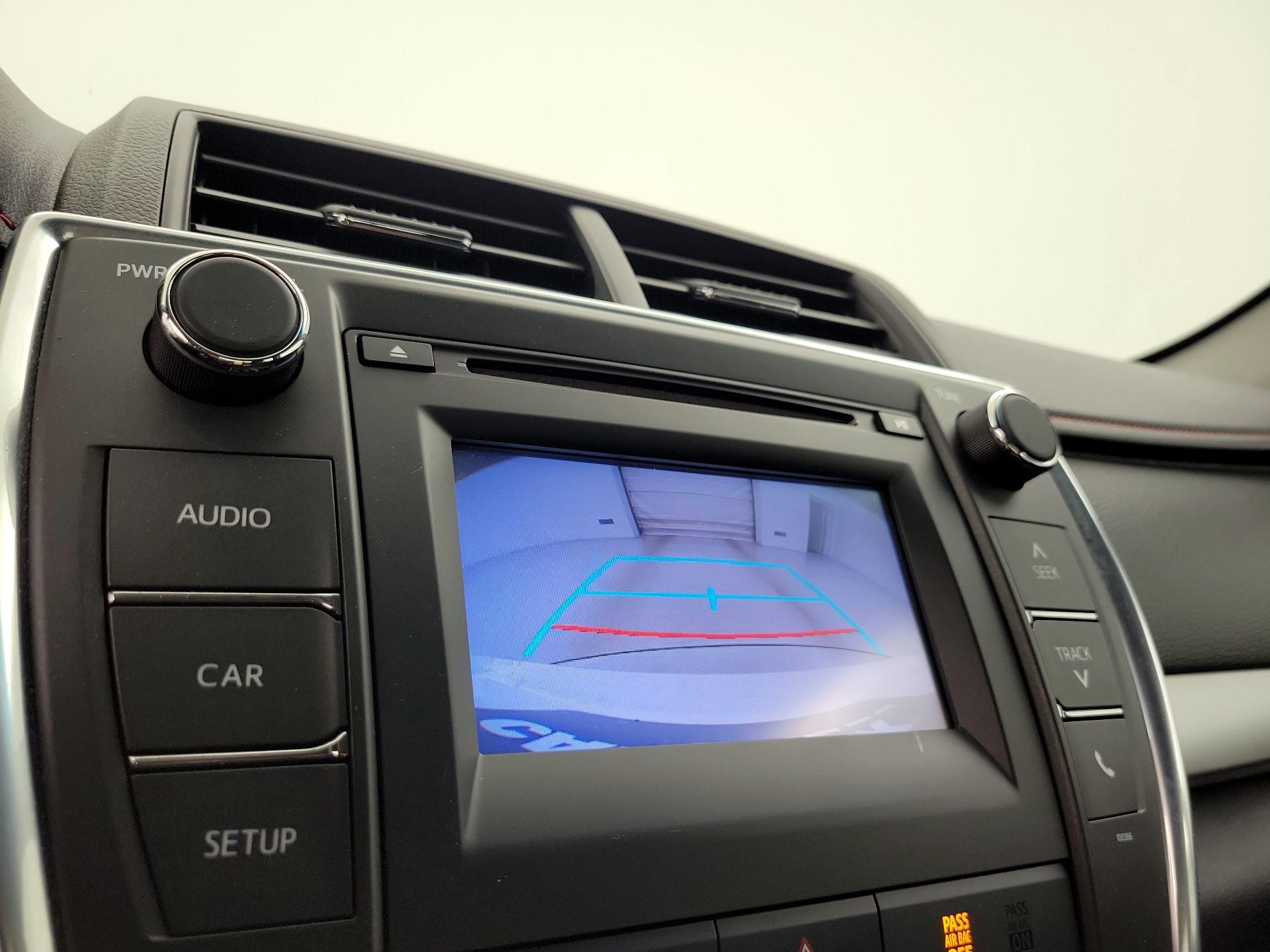 Thumbnail: 2015 Toyota Camry - 14