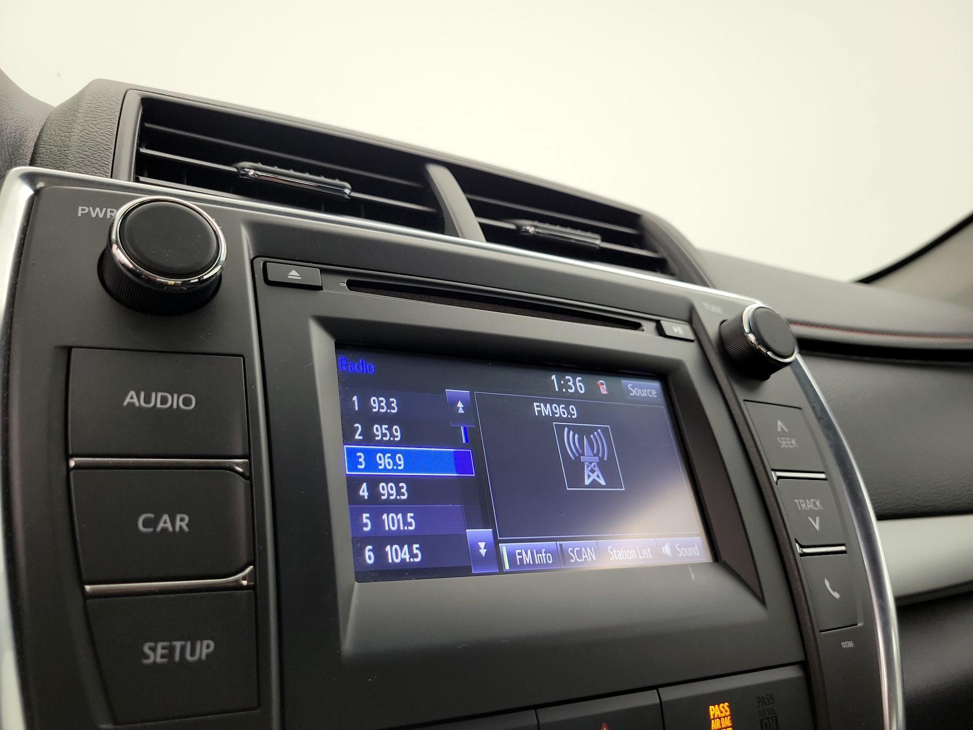 Thumbnail: 2015 Toyota Camry - 15