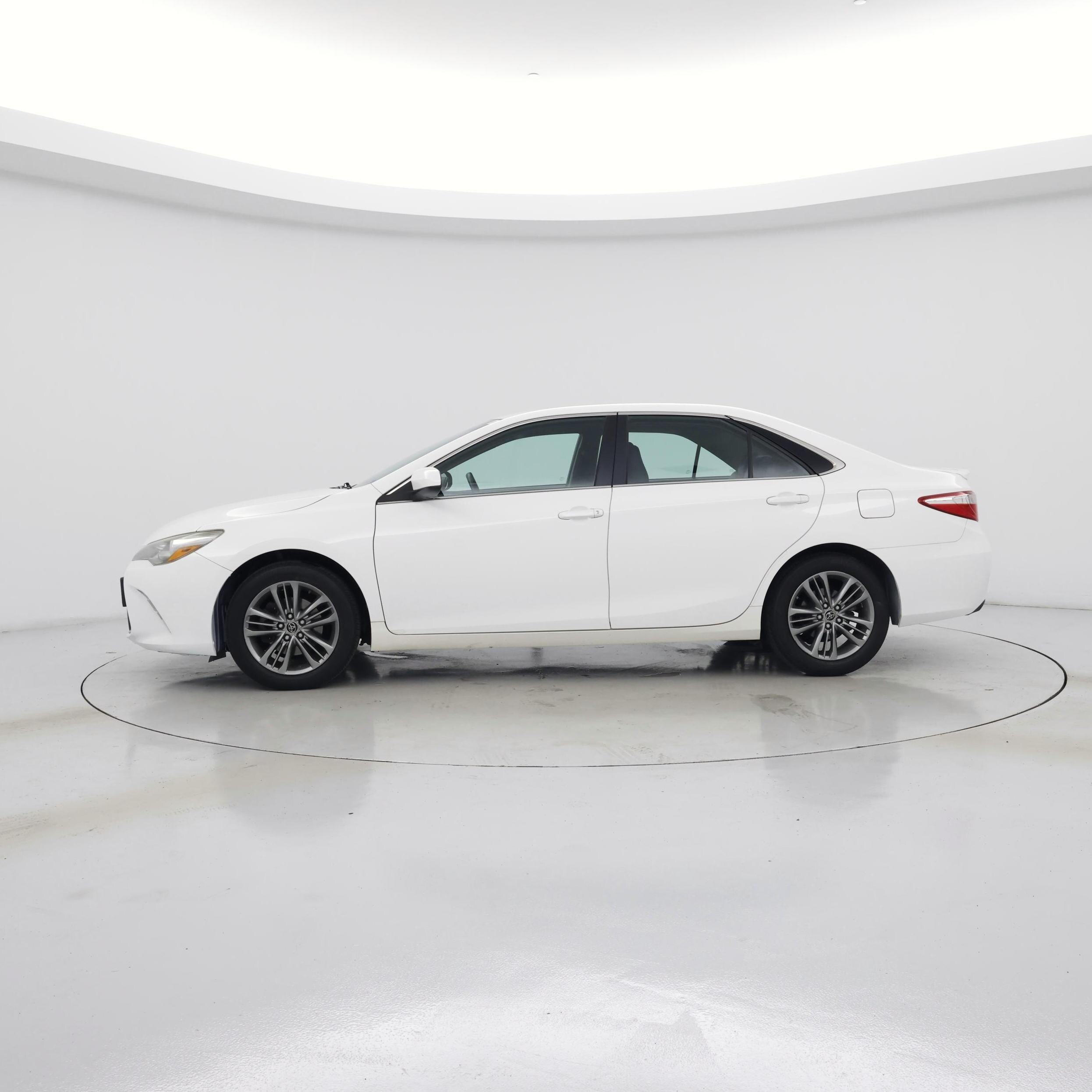 Thumbnail: 2015 Toyota Camry - 3