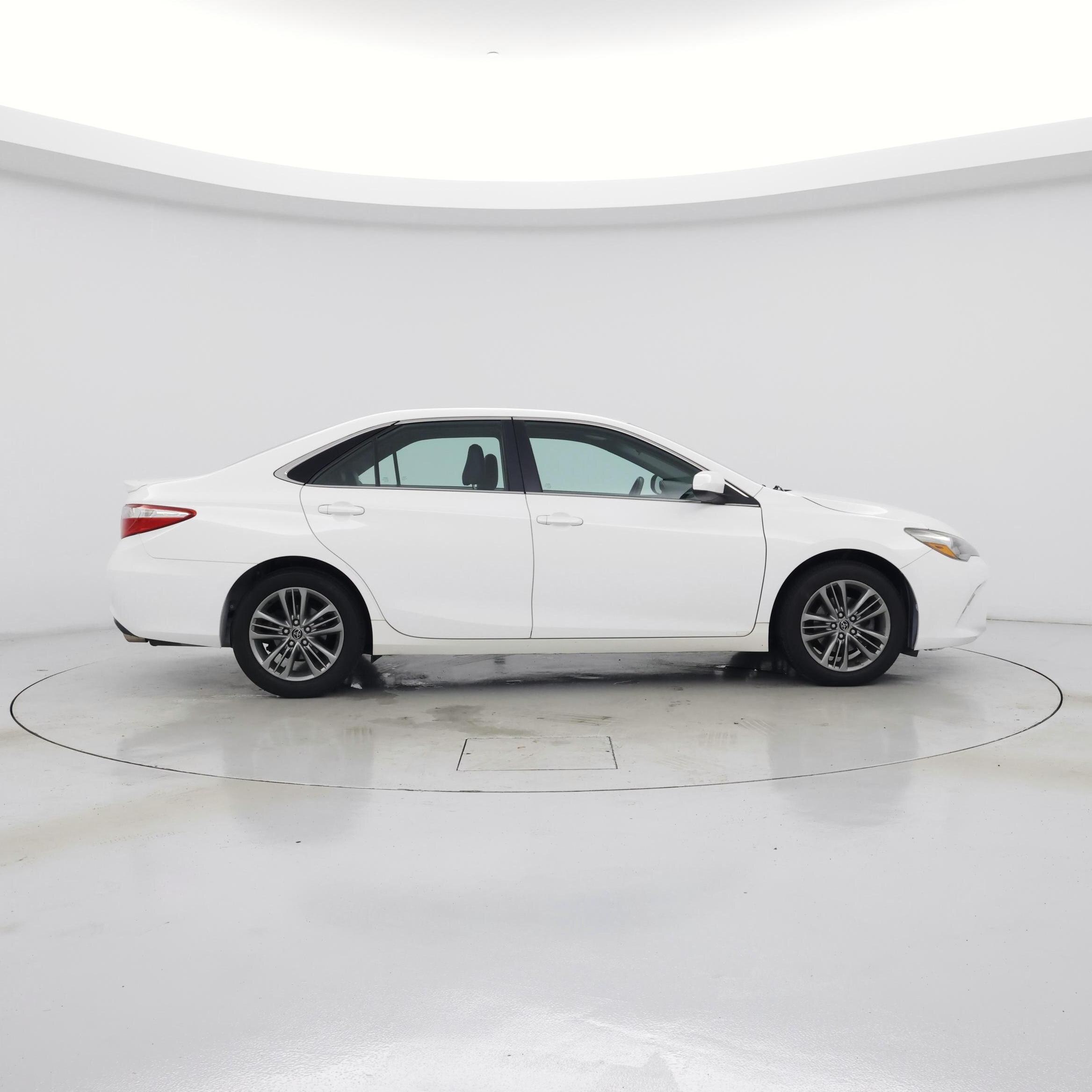 Thumbnail: 2015 Toyota Camry - 7