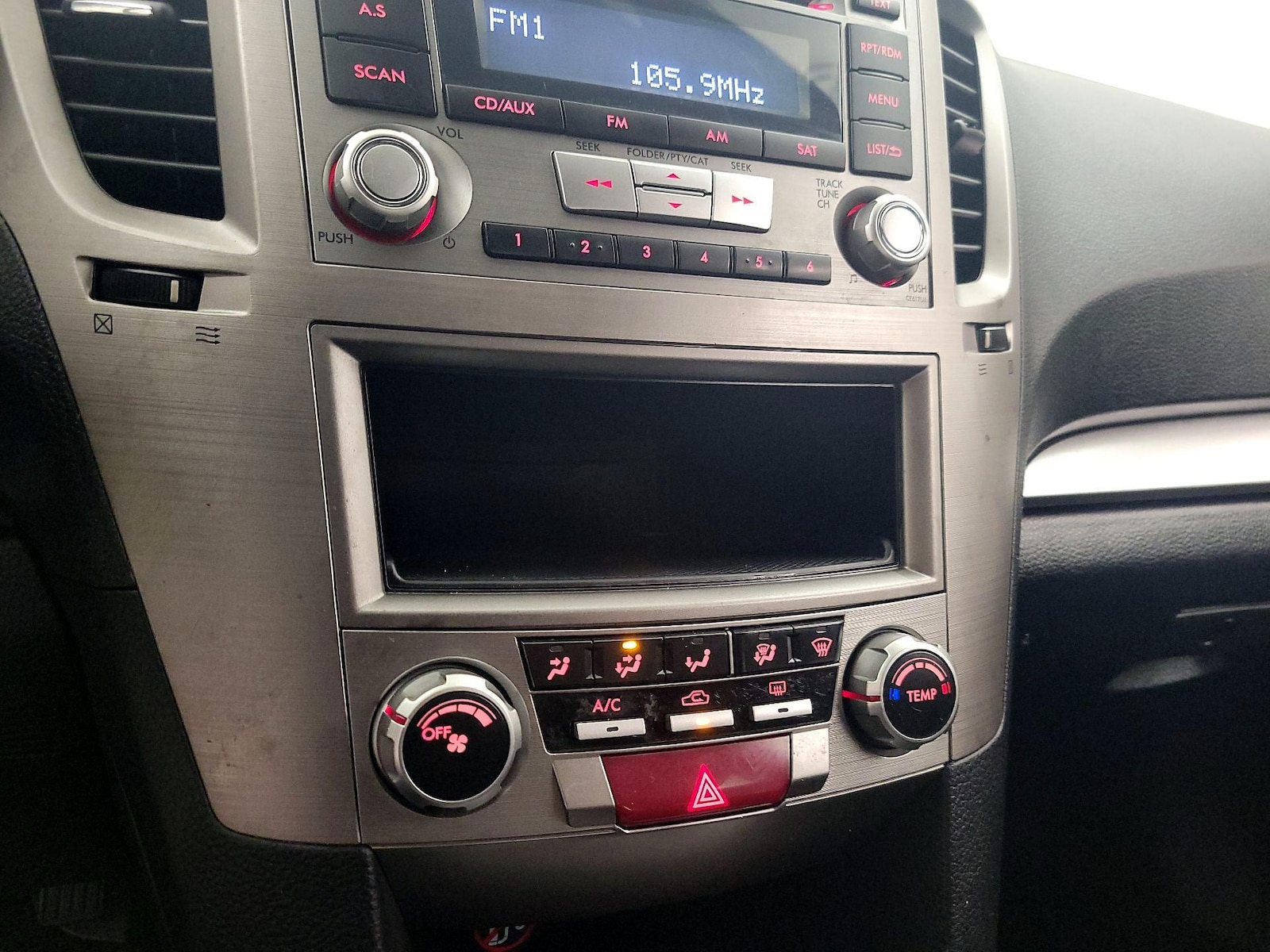 2014 Subaru Legacy 2.5i - Photo 16