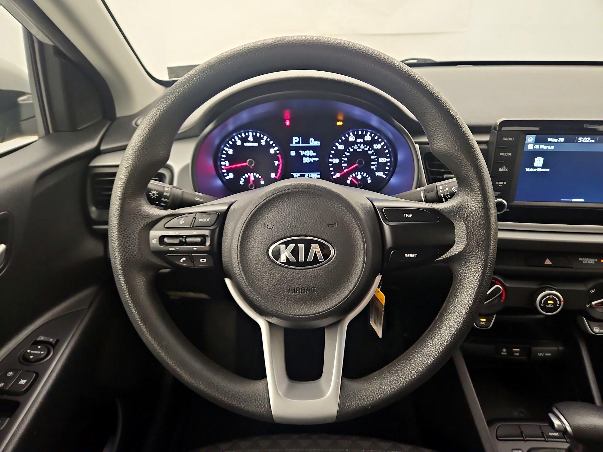 Thumbnail: 2020 Kia Rio - 10