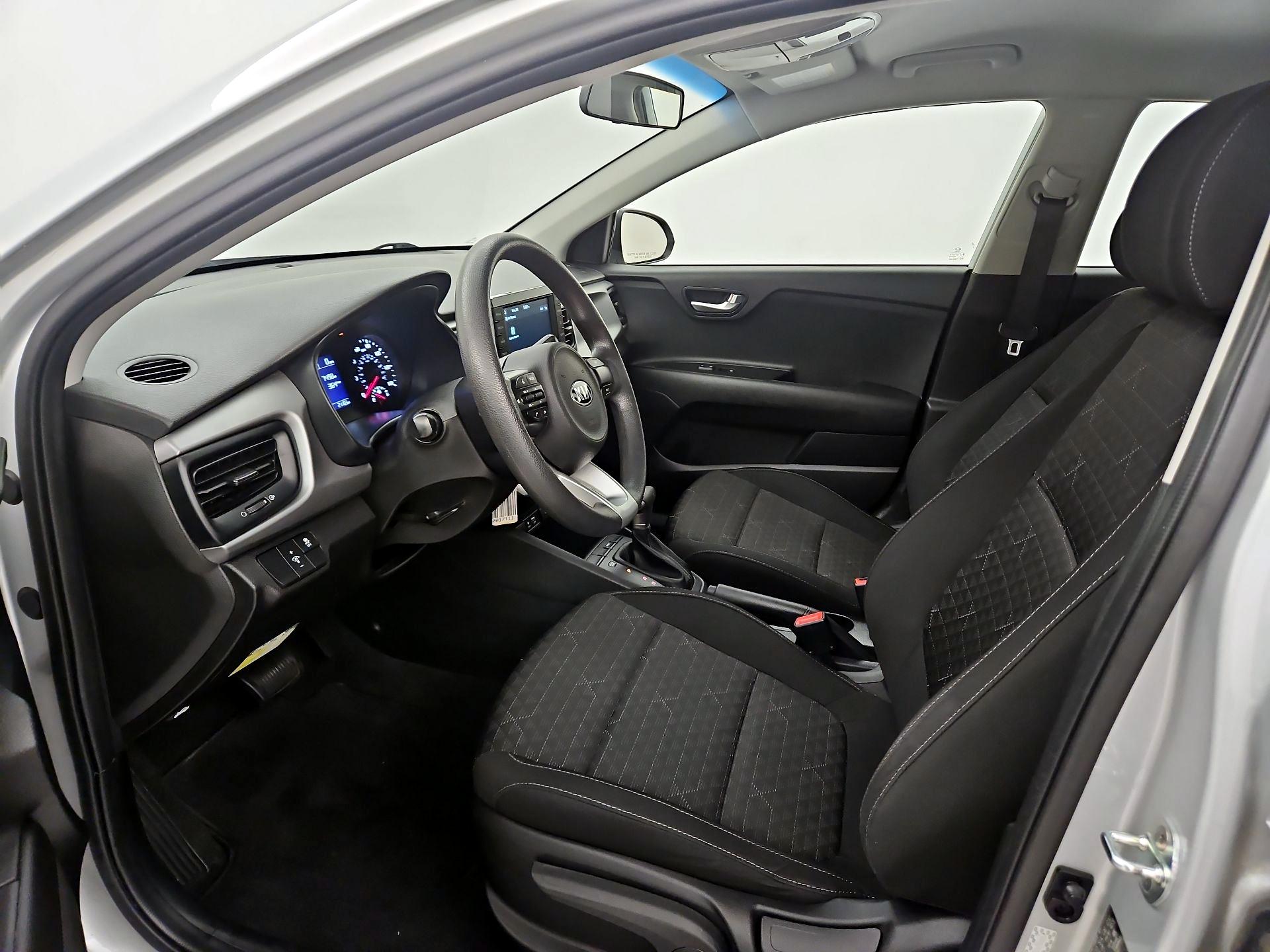Thumbnail: 2020 Kia Rio - 11