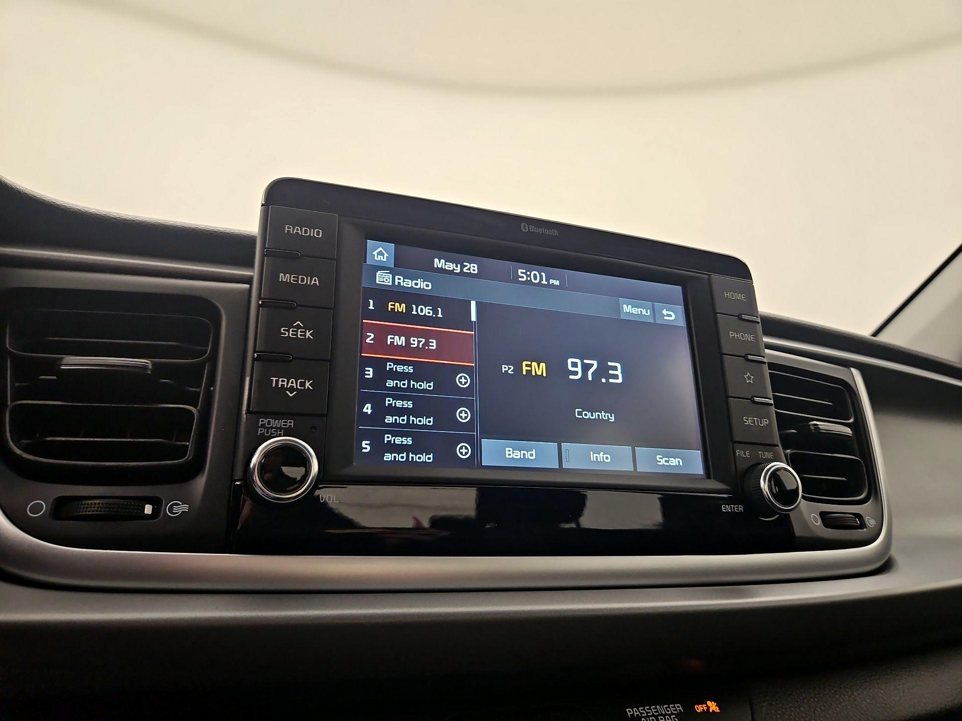 Thumbnail: 2020 Kia Rio - 15