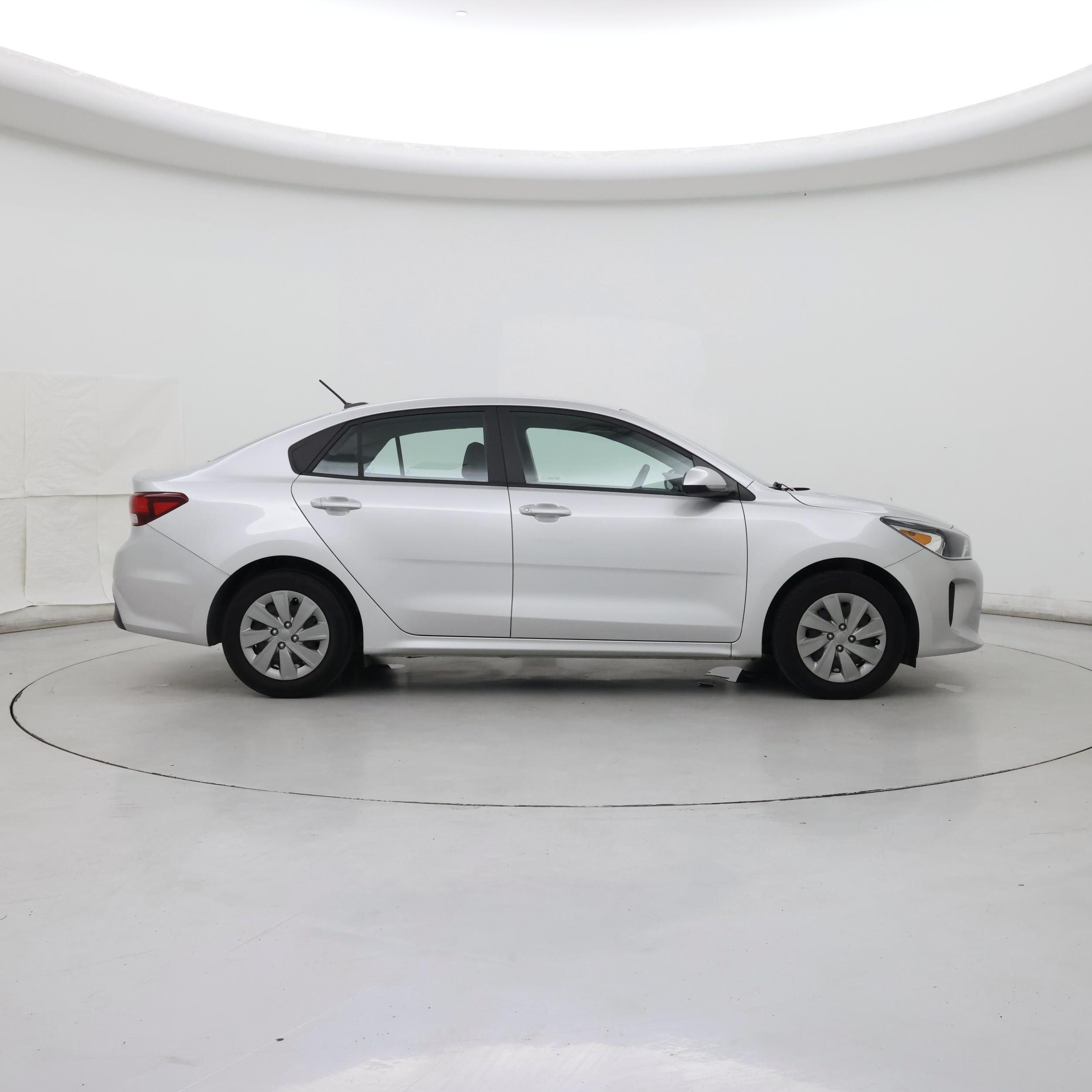 Thumbnail: 2020 Kia Rio - 7