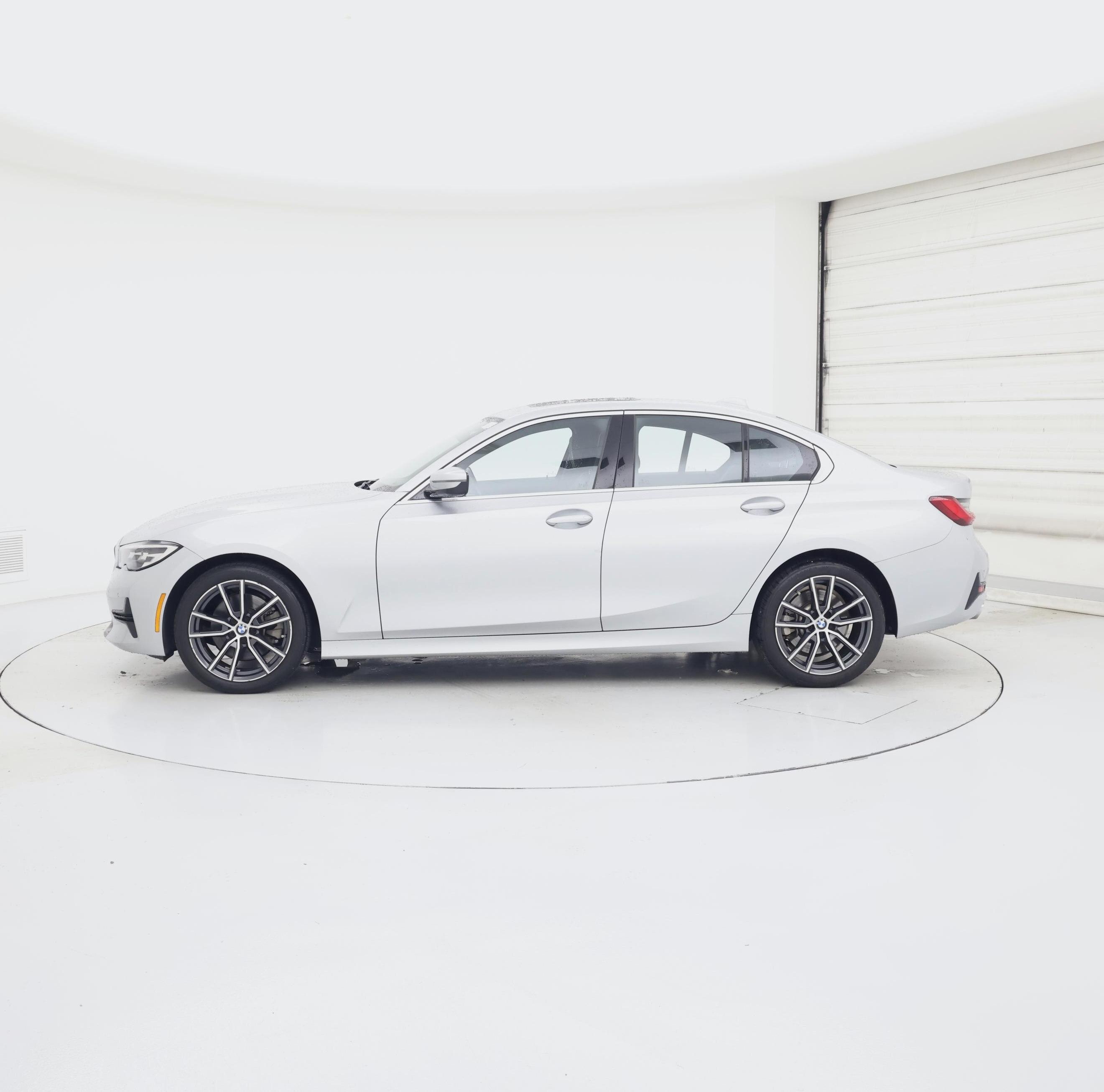 Thumbnail: 2019 BMW 3 Series - 3