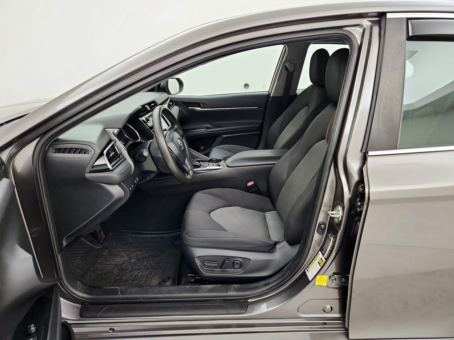 Thumbnail: 2019 Toyota Camry - 11