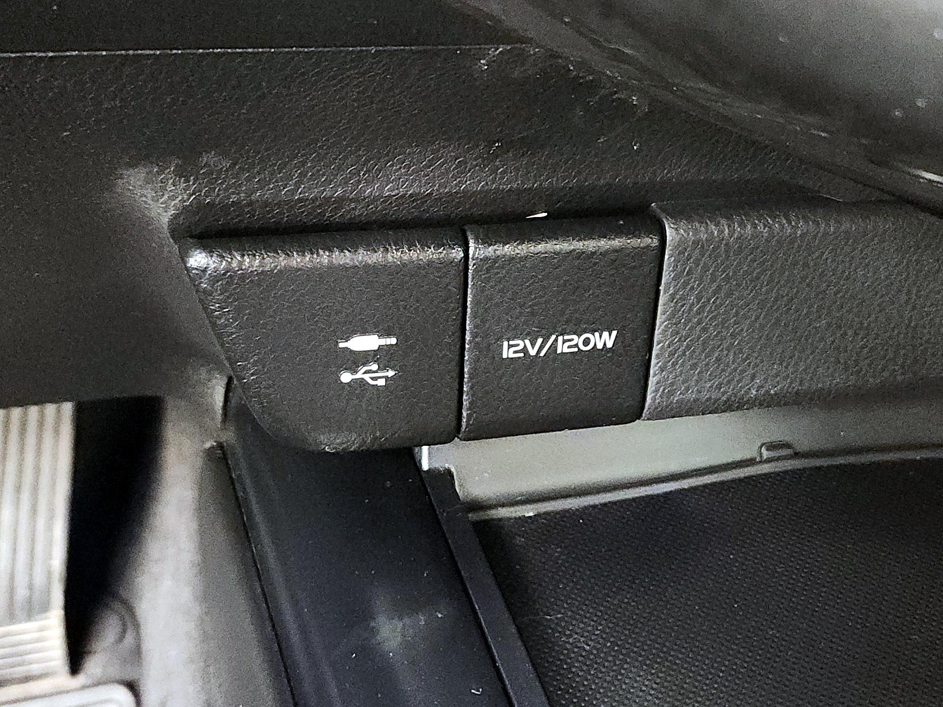 Thumbnail: 2019 Toyota Camry - 18