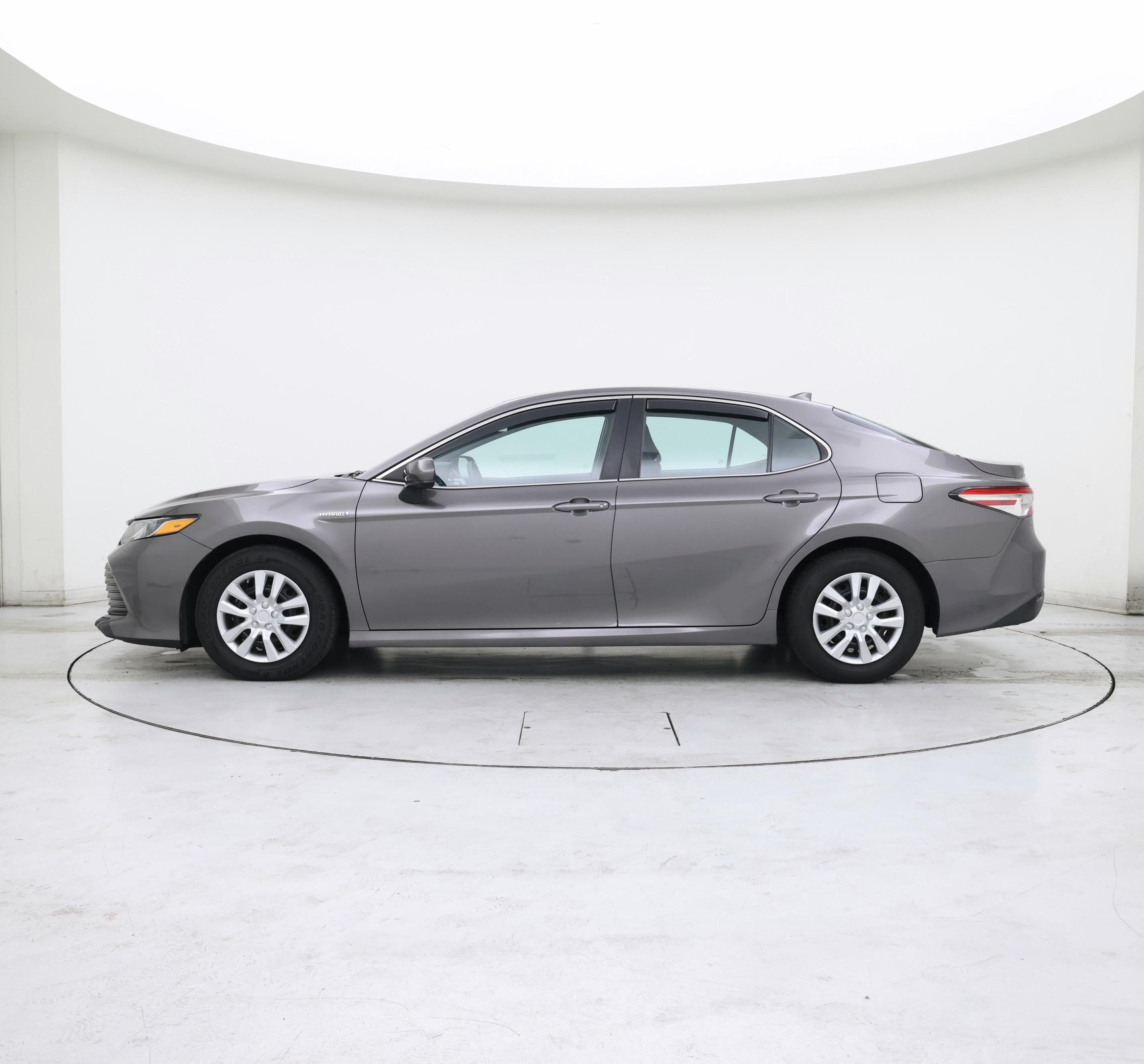 Thumbnail: 2019 Toyota Camry - 3