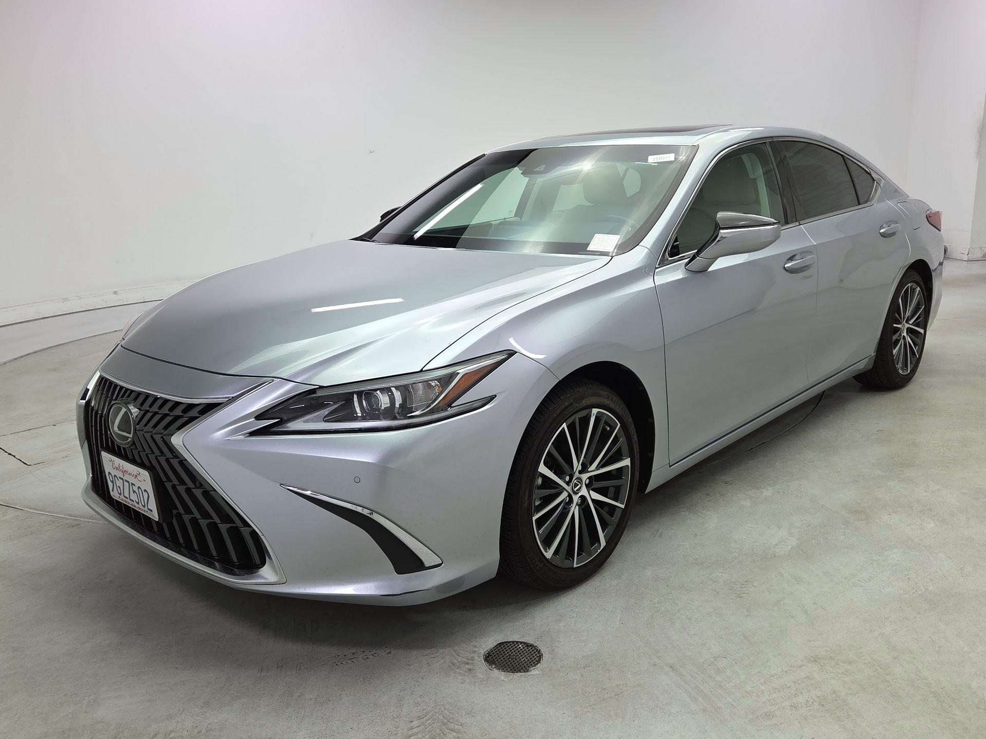 Thumbnail: 2023 Lexus ES - 3
