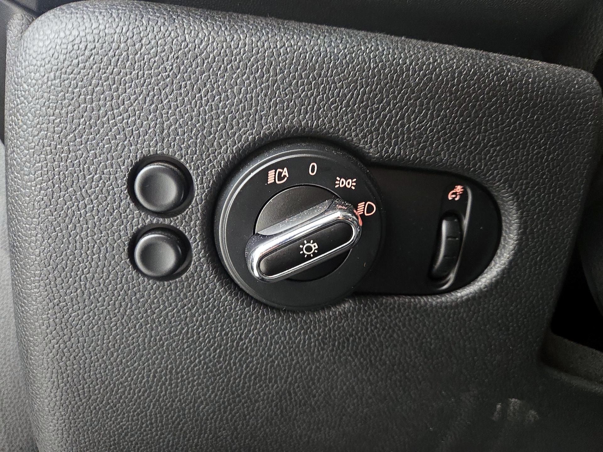 Thumbnail: 2019 MINI Cooper Hardtop - 13
