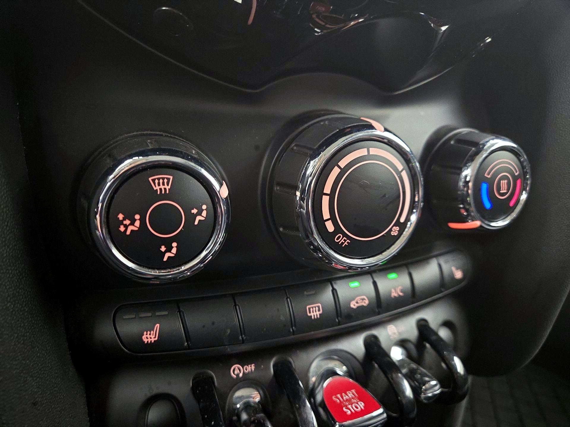 Thumbnail: 2019 MINI Cooper Hardtop - 16