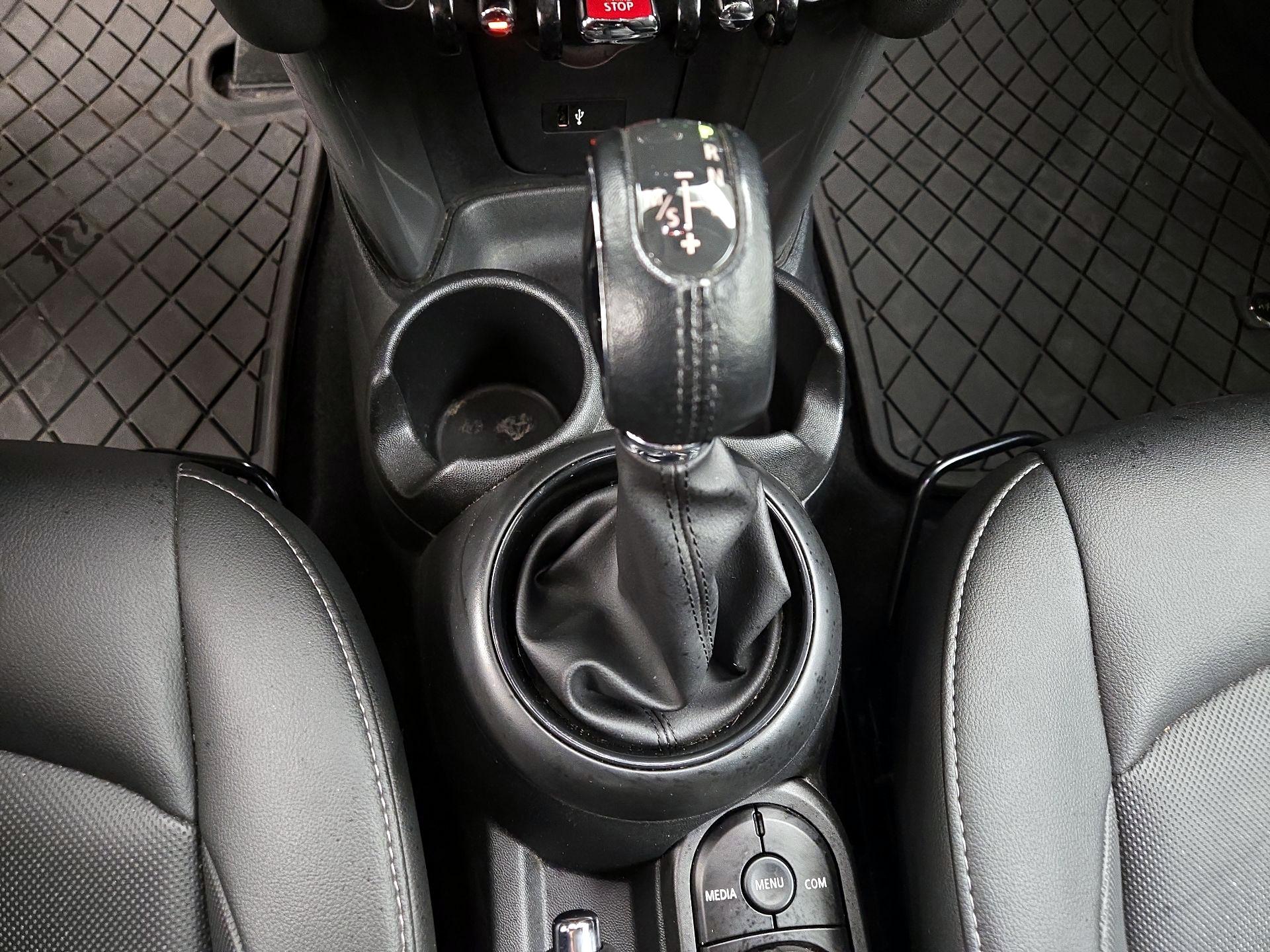 Thumbnail: 2019 MINI Cooper Hardtop - 17