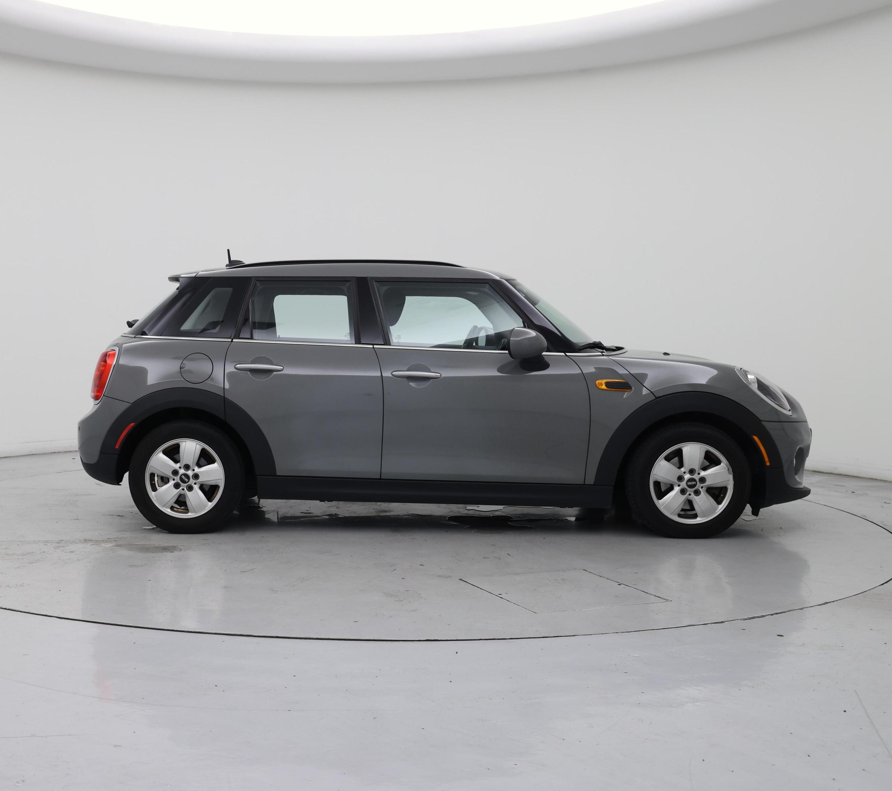 Thumbnail: 2019 MINI Cooper Hardtop - 7