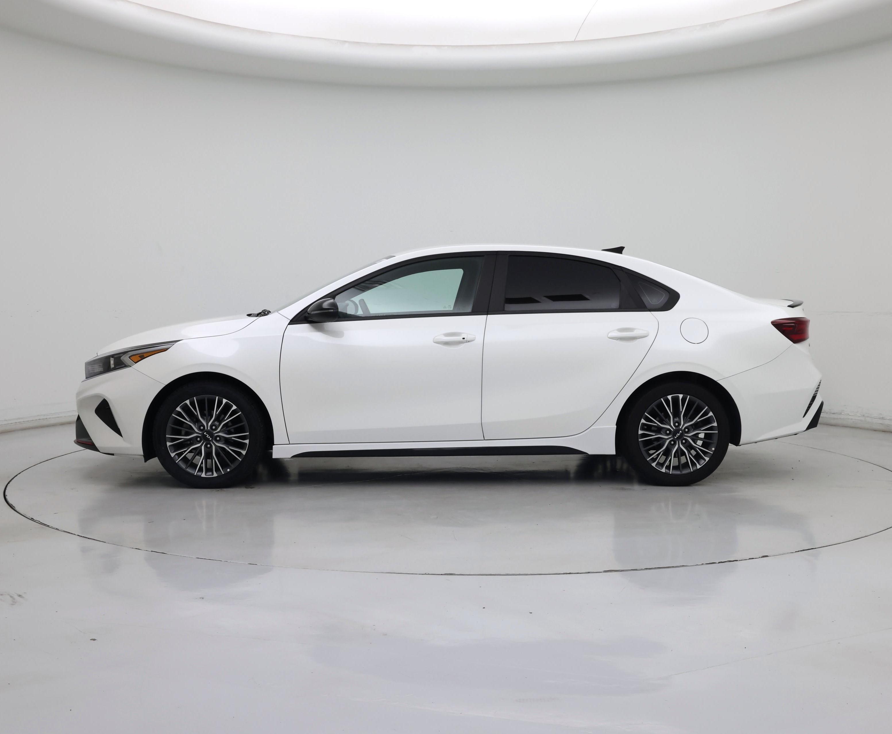 Thumbnail: 2023 Kia Forte - 3