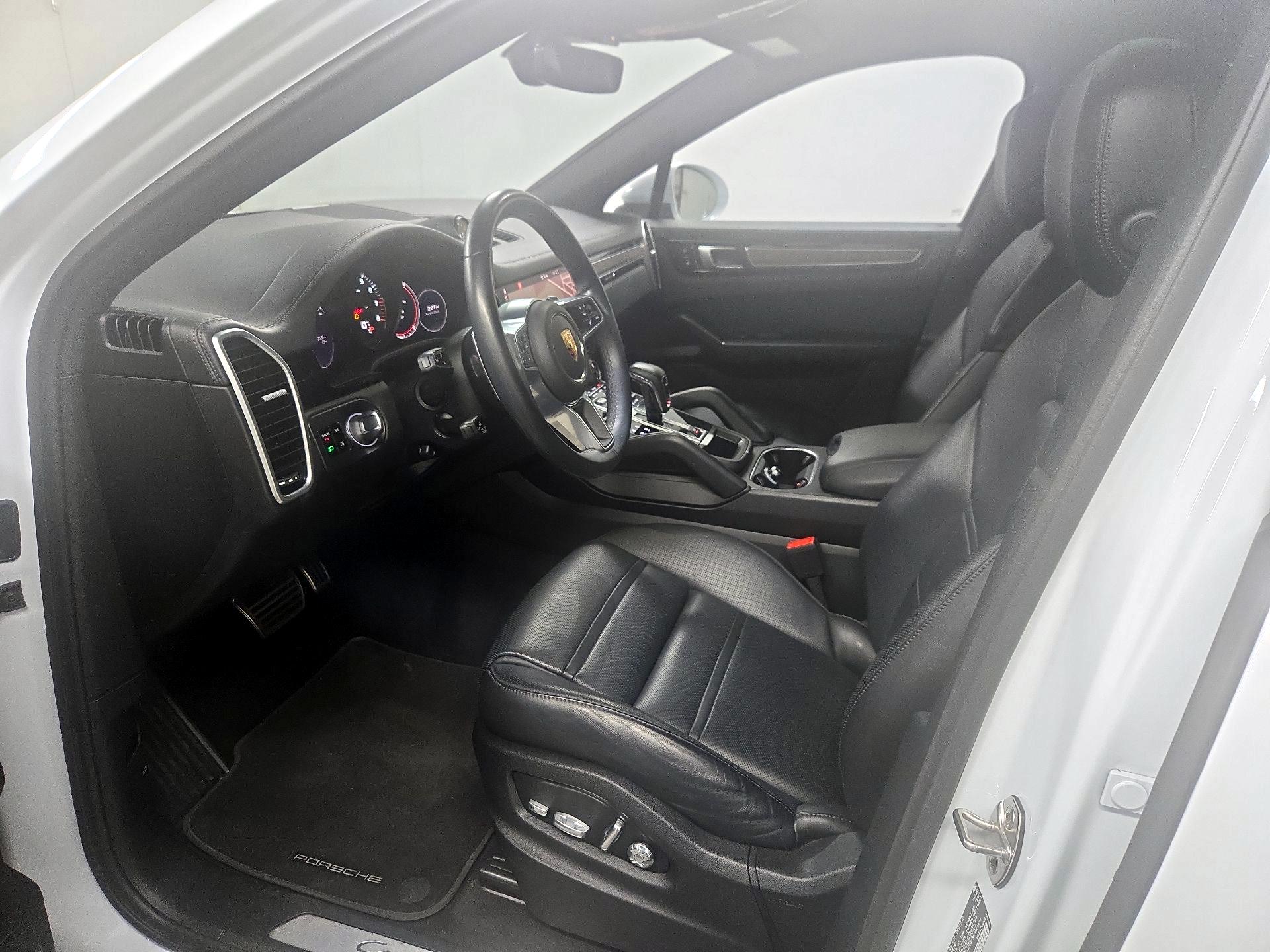 Thumbnail: 2021 Porsche Cayenne - 11