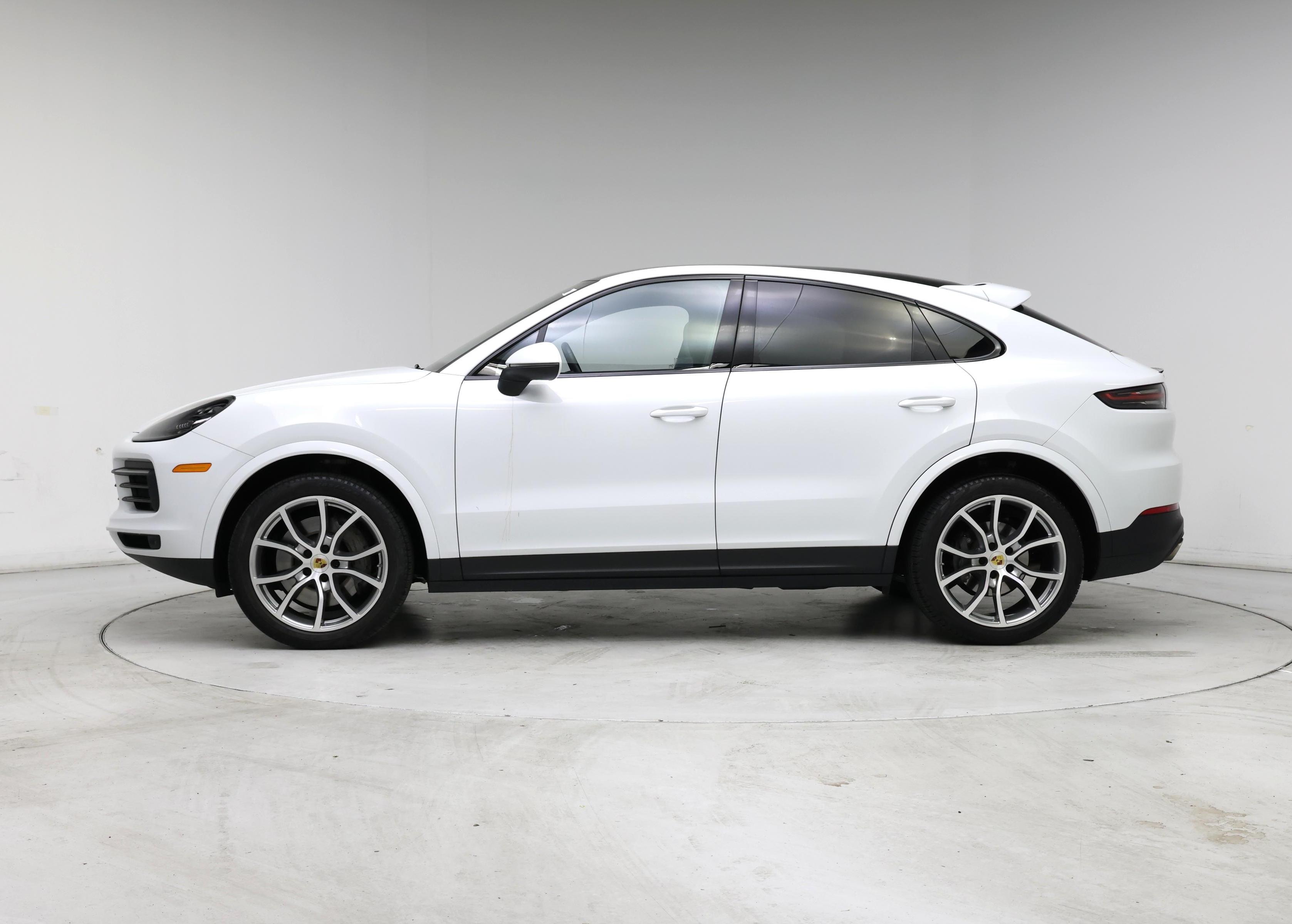 Thumbnail: 2021 Porsche Cayenne - 3
