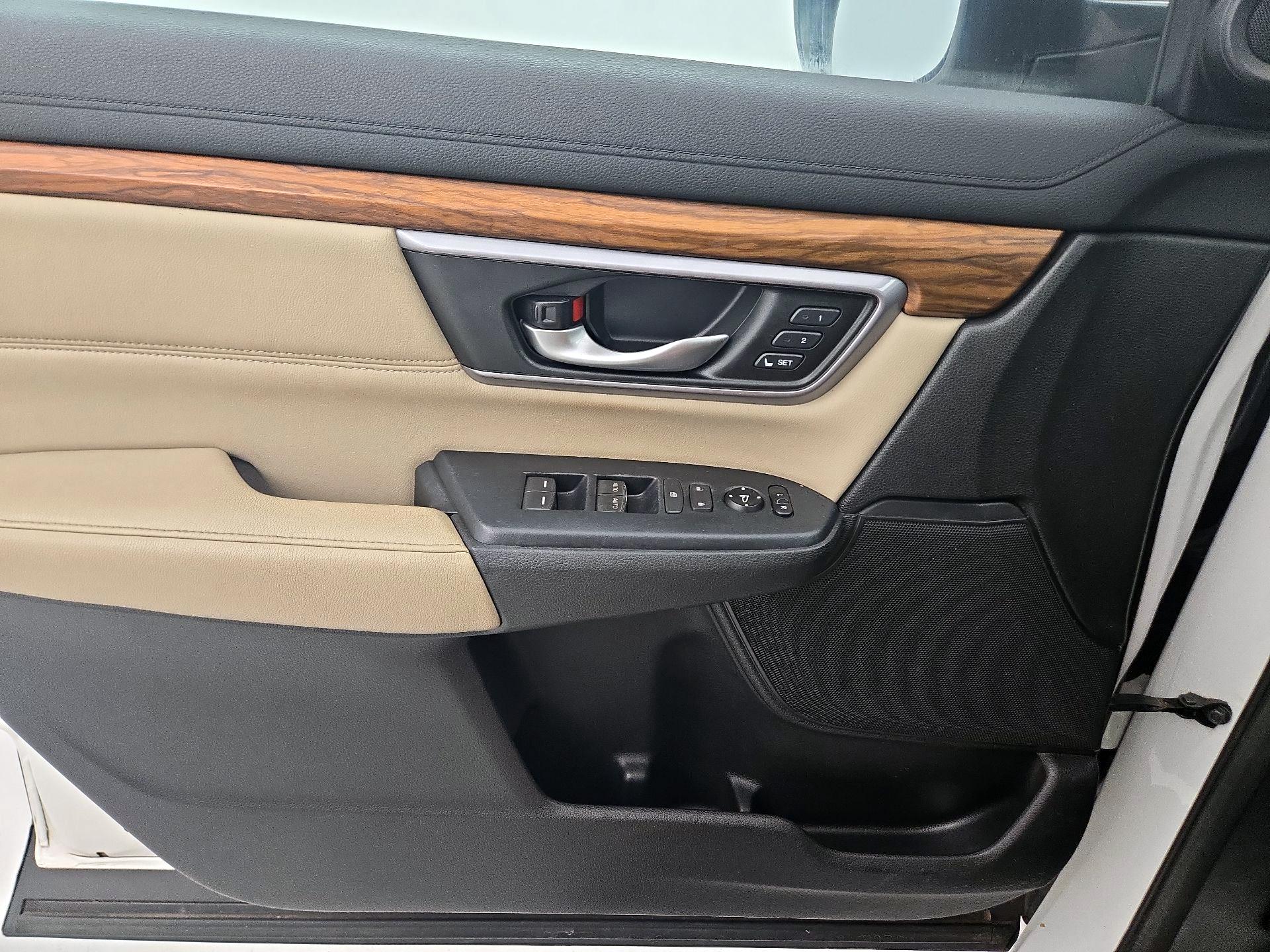 Thumbnail: 2017 Honda CR-V - 12