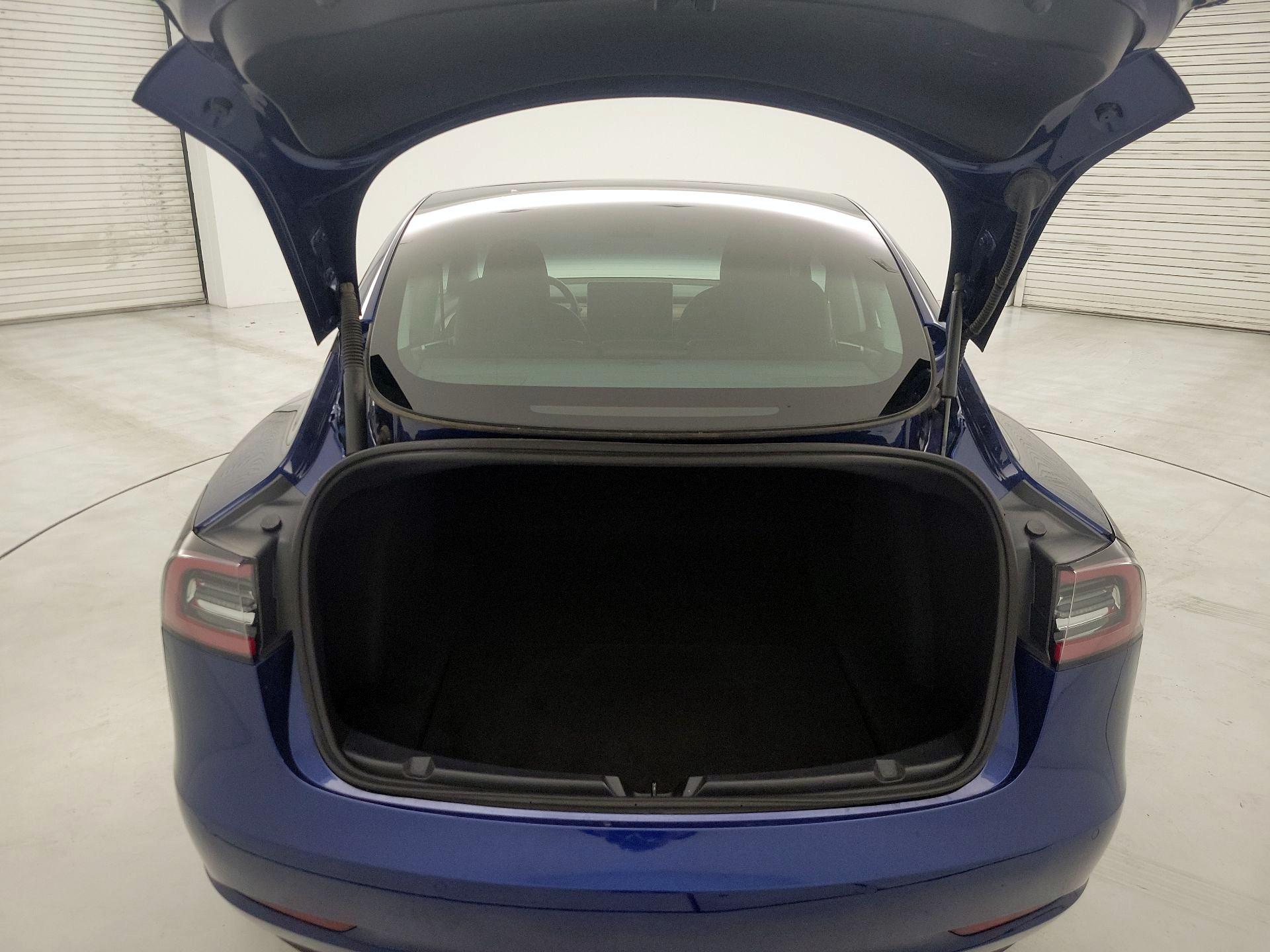 Thumbnail: 2022 Tesla Model 3 - 19