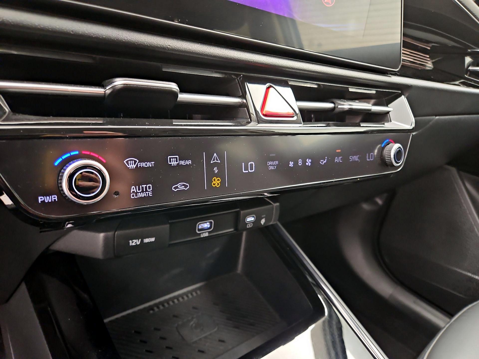 Thumbnail: 2023 Kia Niro - 17