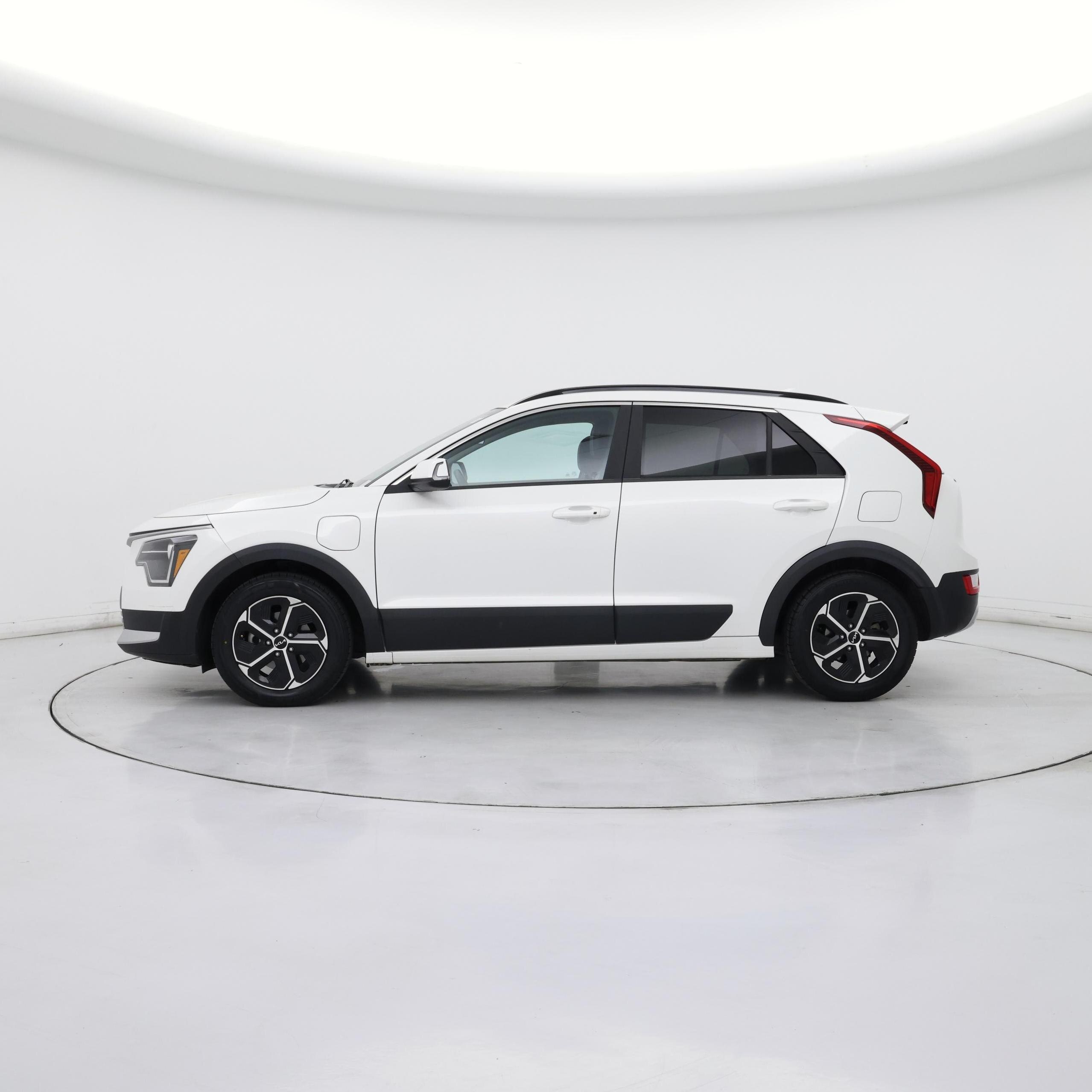 Thumbnail: 2023 Kia Niro - 3