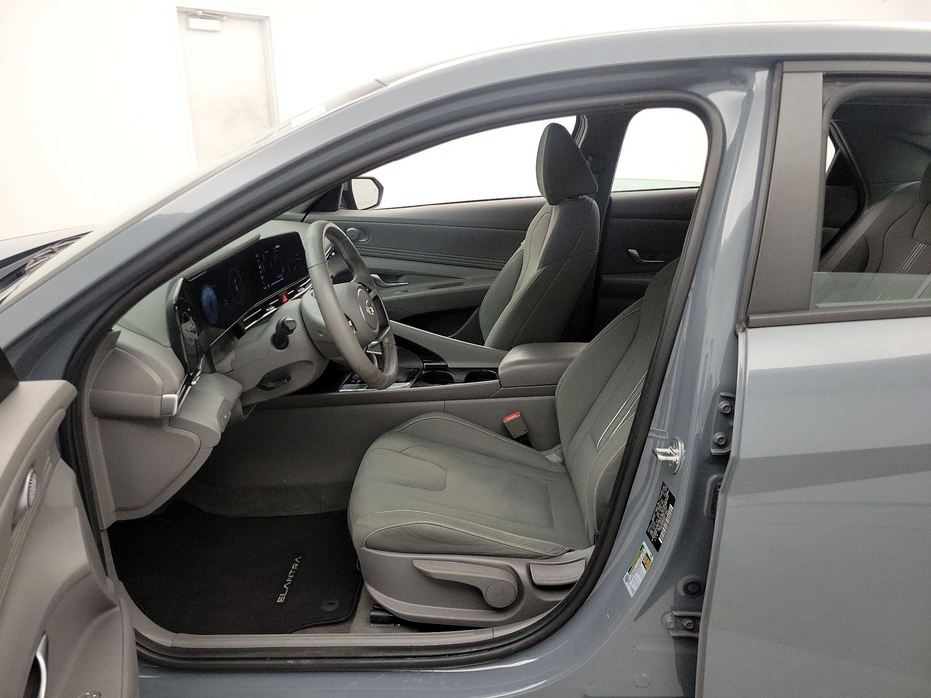 Thumbnail: 2023 Hyundai Elantra - 11