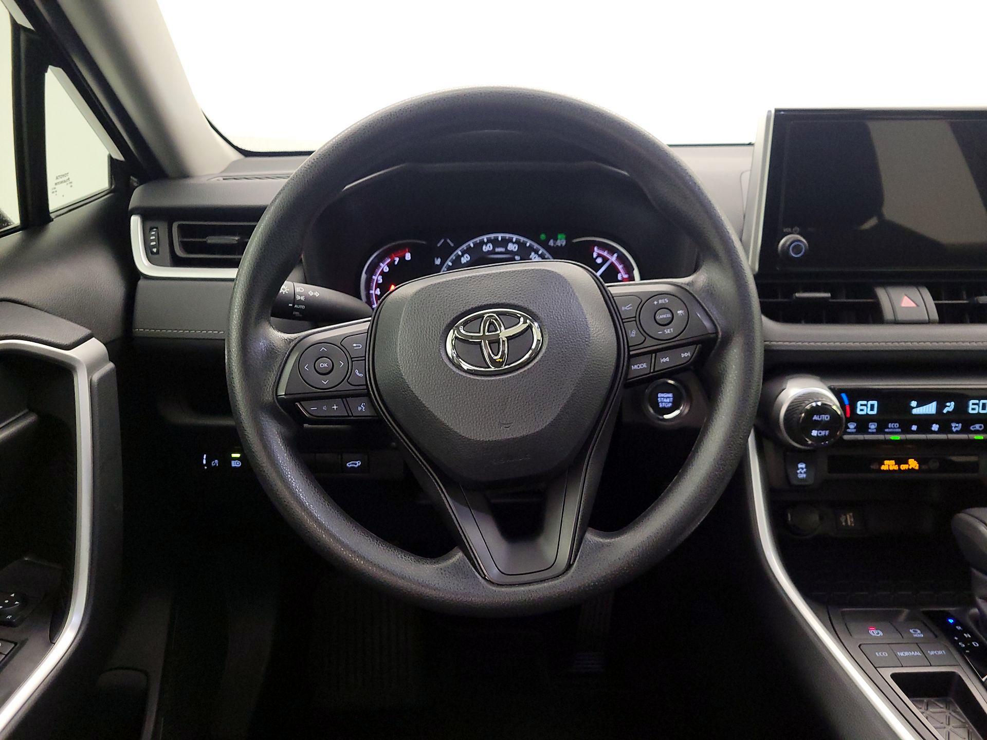 Thumbnail: 2024 Toyota RAV4 - 10