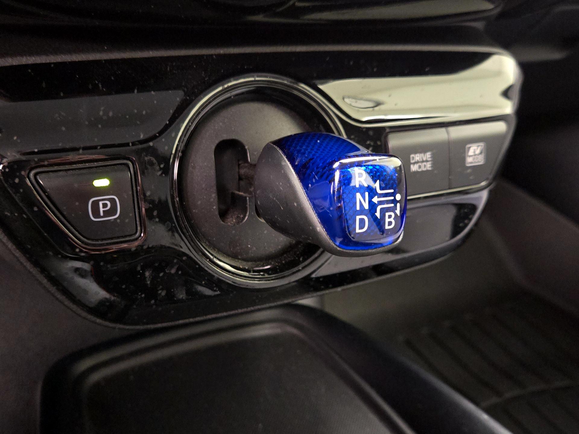 Thumbnail: 2020 Toyota Prius - 16