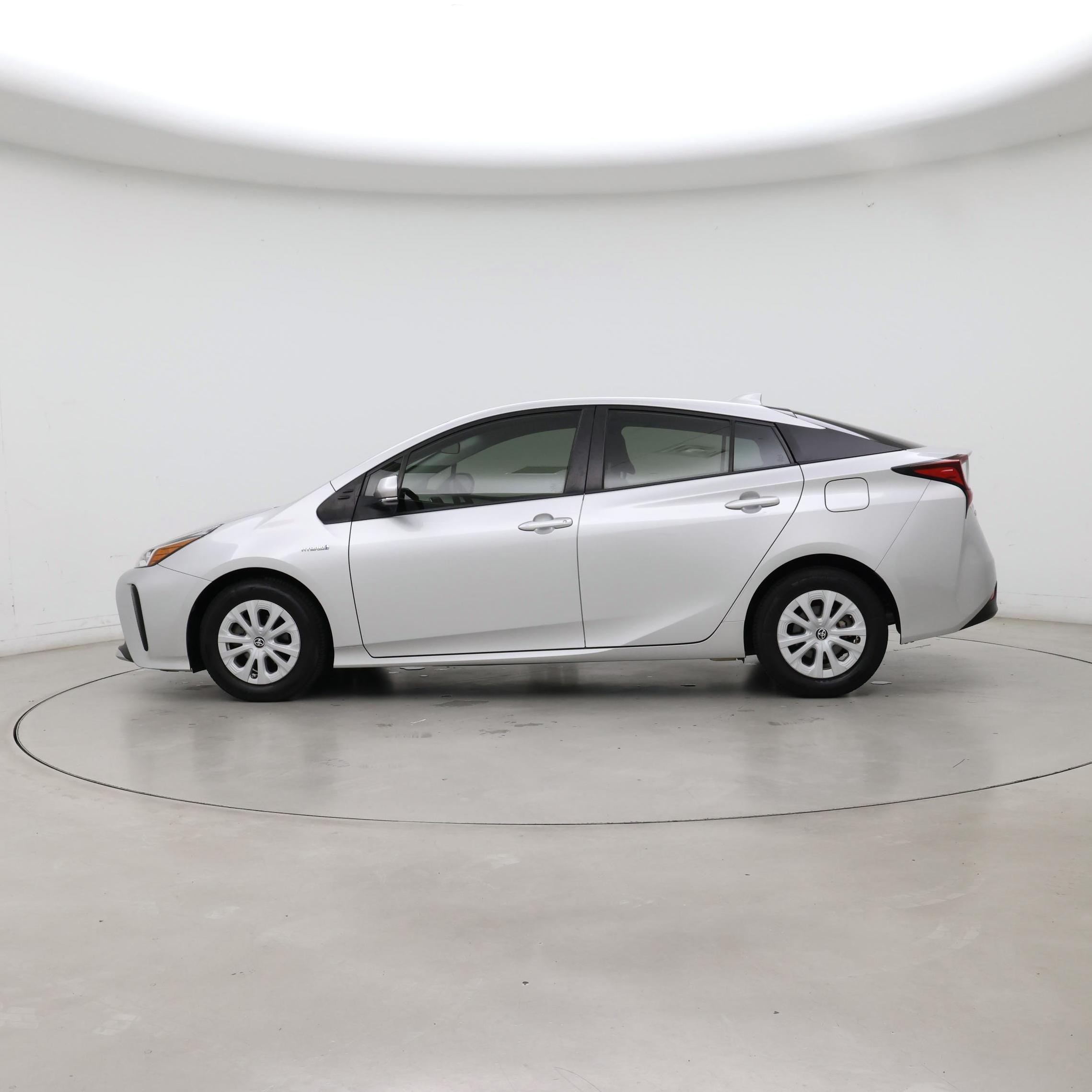 Thumbnail: 2020 Toyota Prius - 3