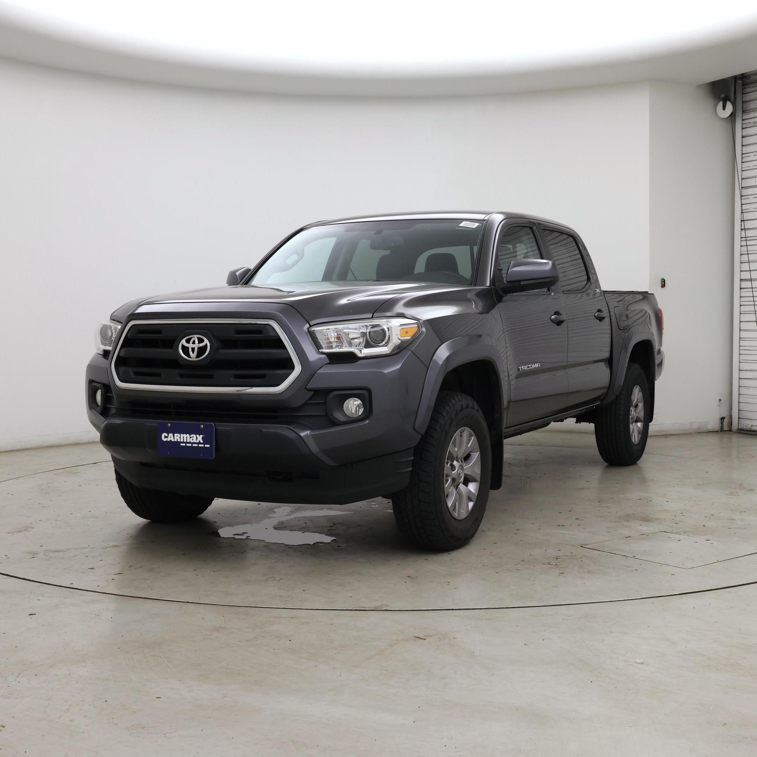 Thumbnail: 2017 Toyota Tacoma - 4